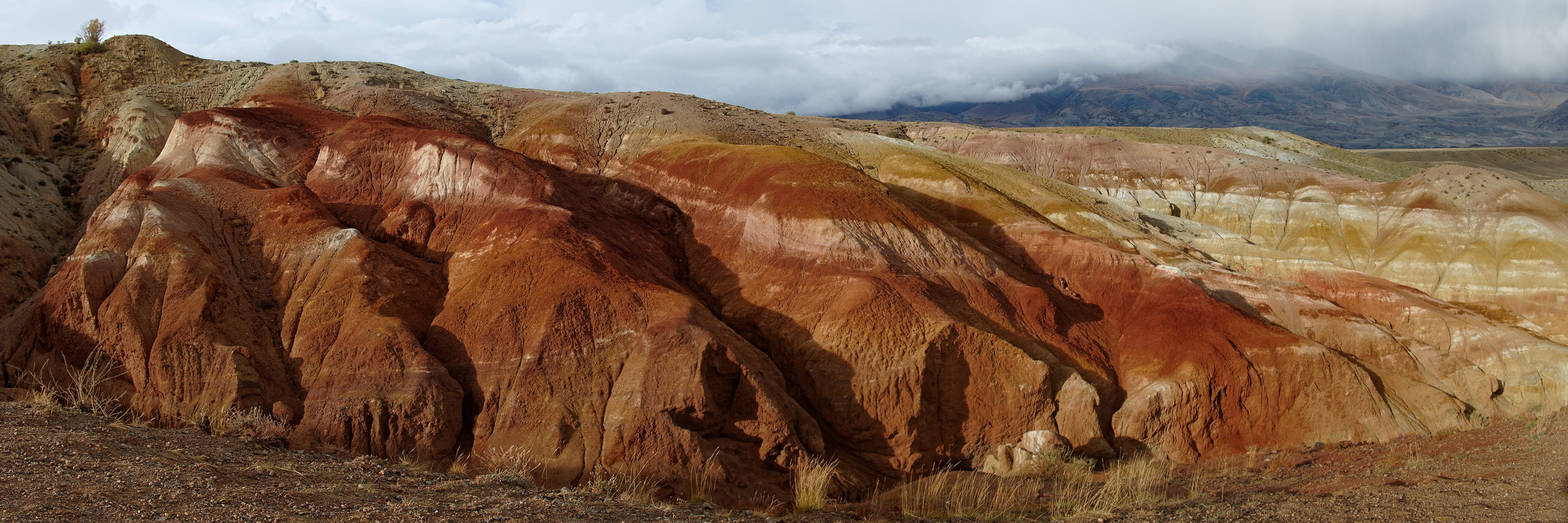 Это не фотошоп. Я видел это в горах Алтая. Семоха Валерий. Фотограф