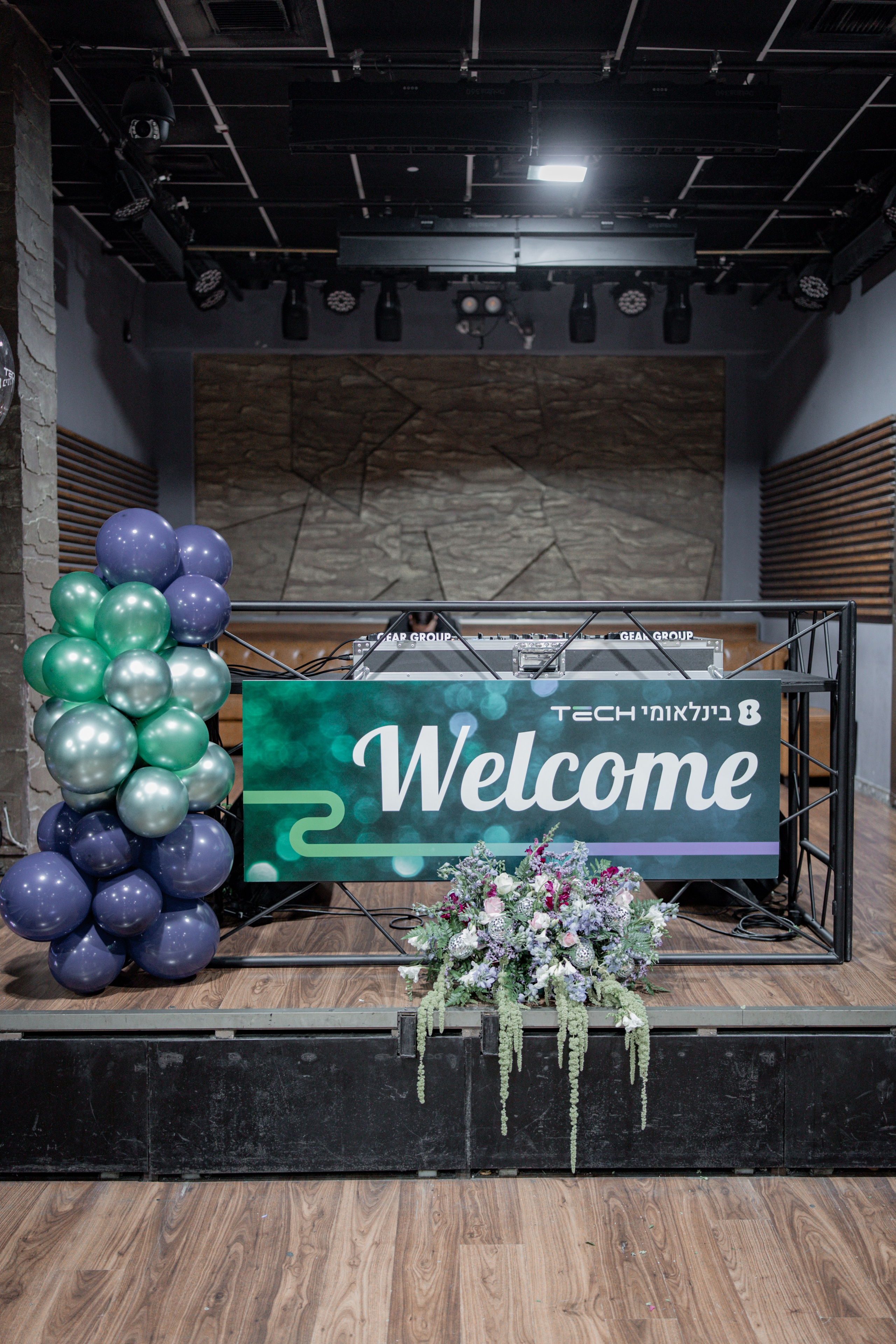 Business. Noam Paradise Photographer