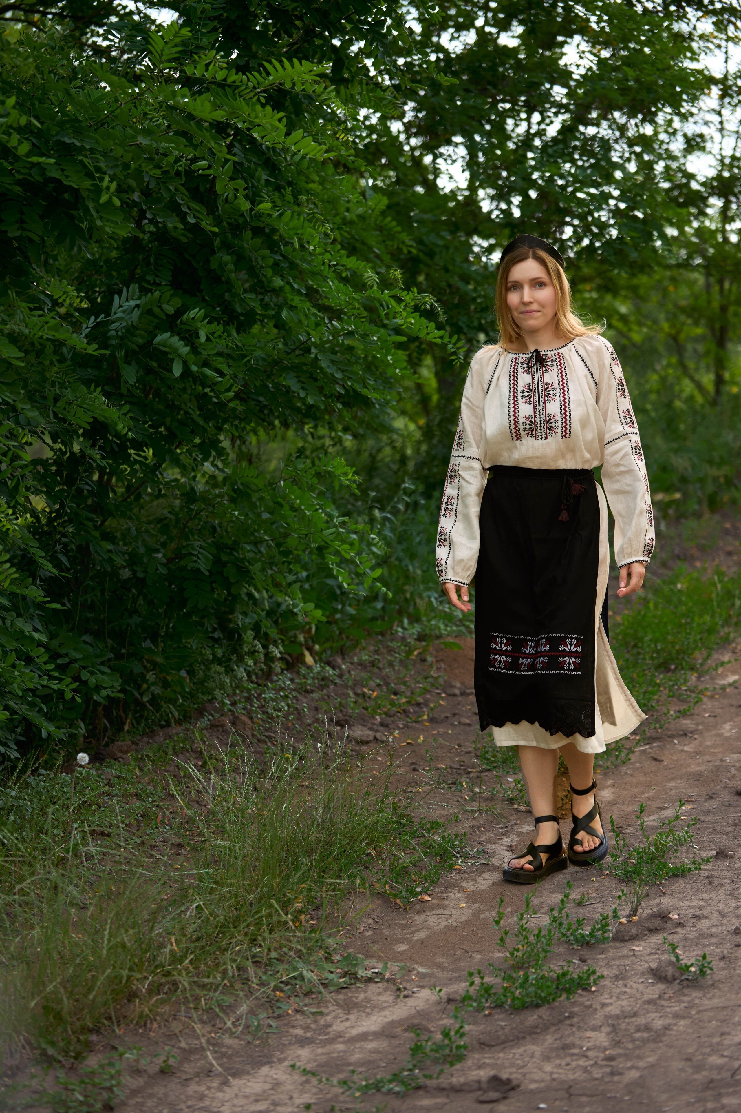 Образы древней Руси — фотосессия девушек. Славянская женственность, фотосессия в традиционном костюме.