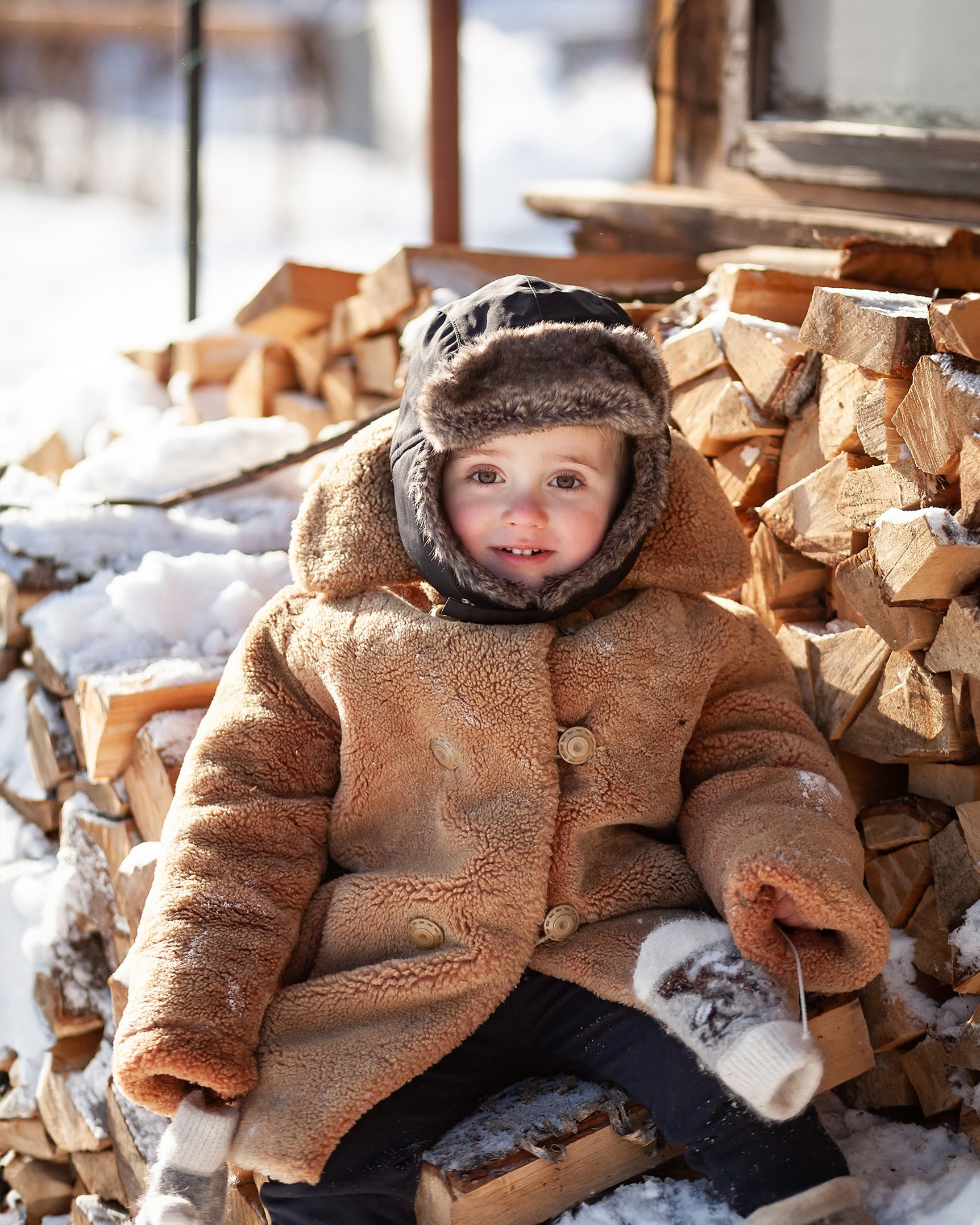 Портрет ребенка в деревенском стиле зимой