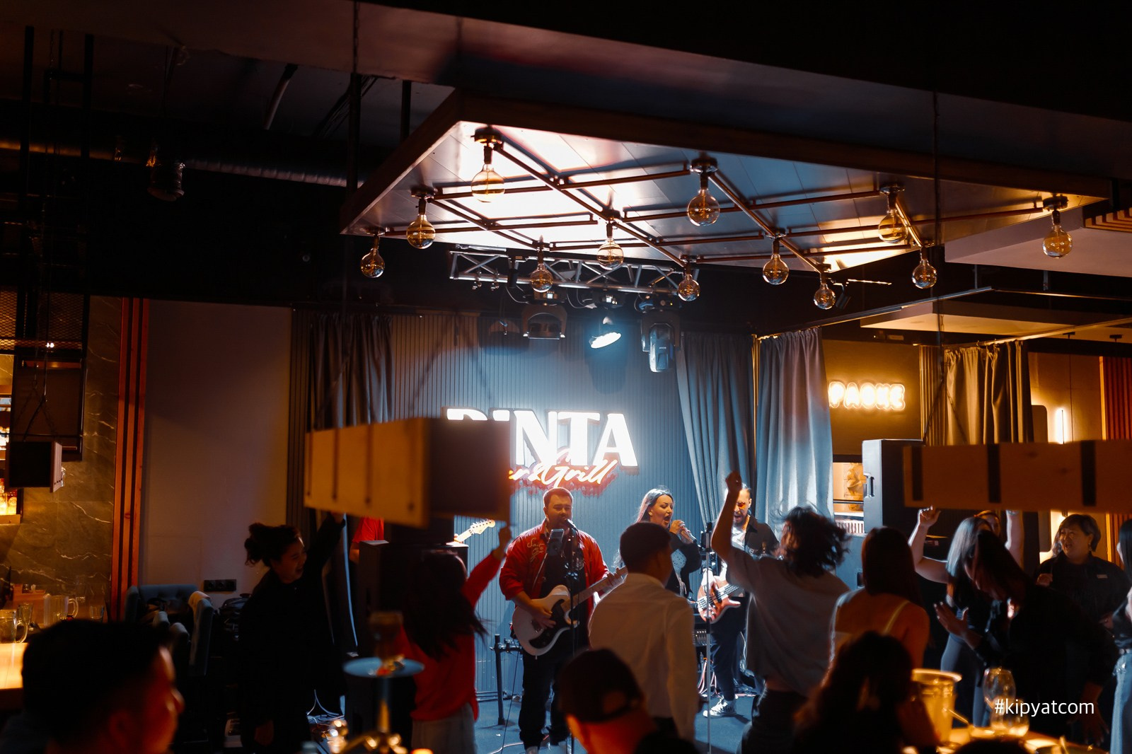 Пинта Bar & Grill на ул. Таттимбета. Кипятком Караганда