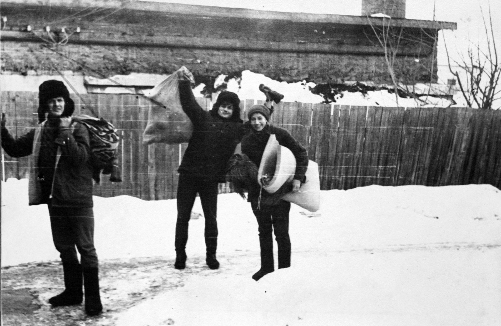 А мне б дороги далекие и маршруты нелегкие (1983). Фотограф Эдуард Алмадаков