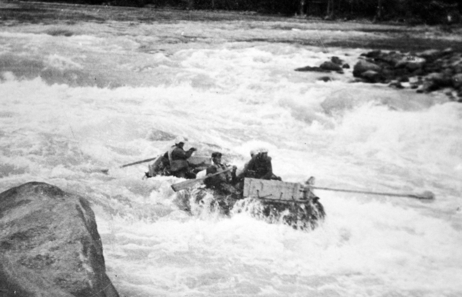 Первая экспедиция туристов-водников Алтая (1970). Фотограф Эдуард Алмадаков