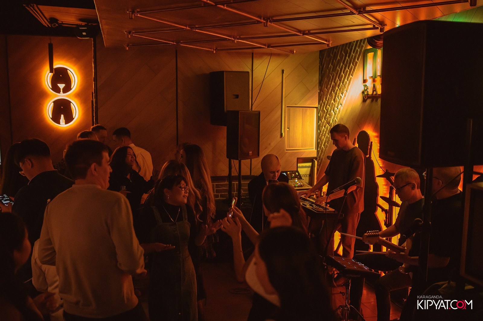 Пинта Bar & Grill в ТД «ЦУМ». Кипятком Караганда