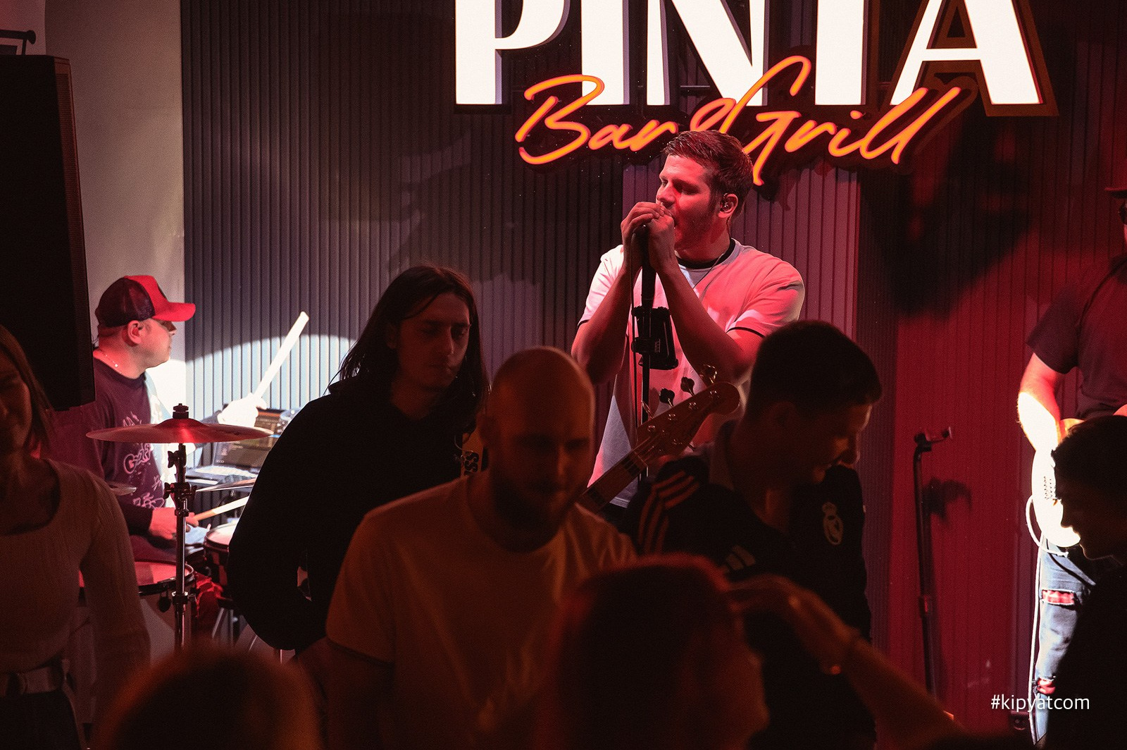 Пинта Bar & Grill в ТД «Алем». Кипятком Караганда