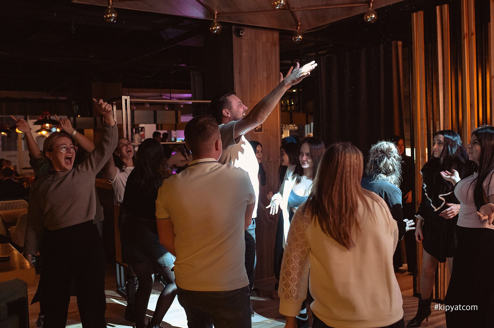 Пинта Bar & Grill в ТД «Алем». Кипятком Караганда