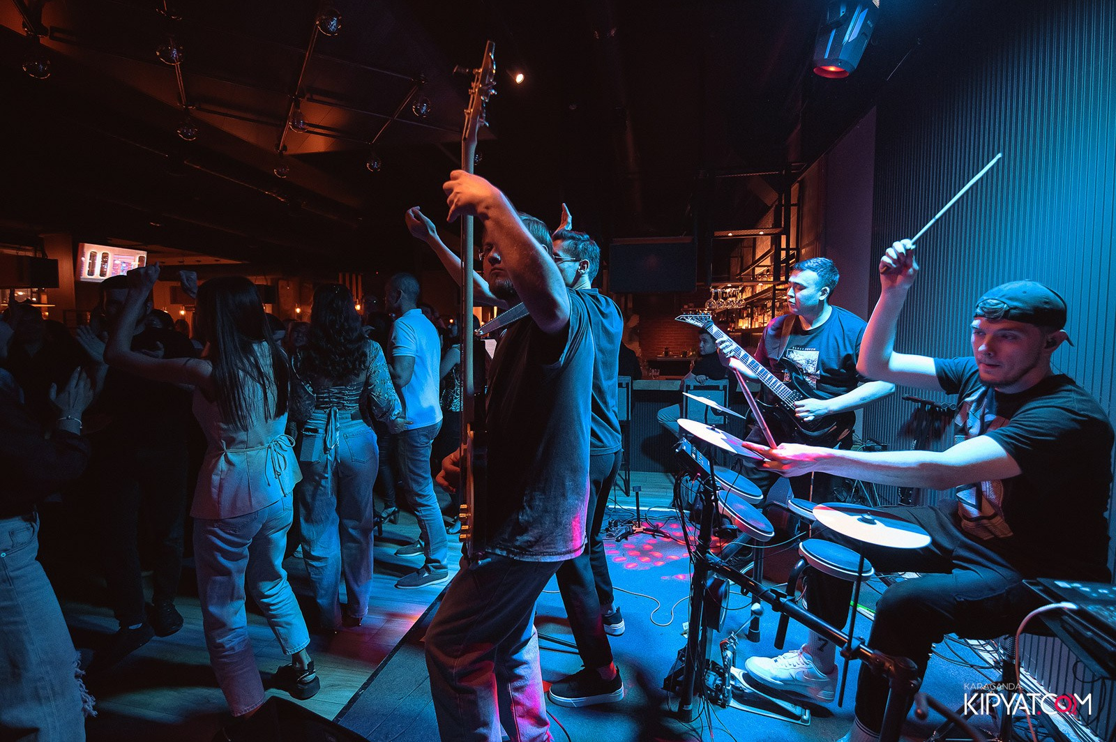 Пинта Bar & Grill на ул. Таттимбета. Кипятком Караганда