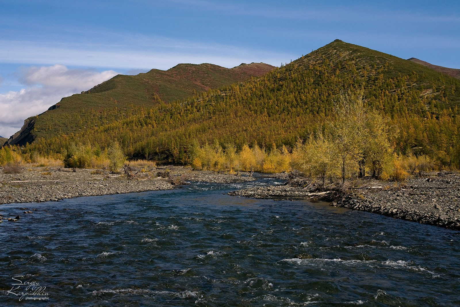 Момский хребет