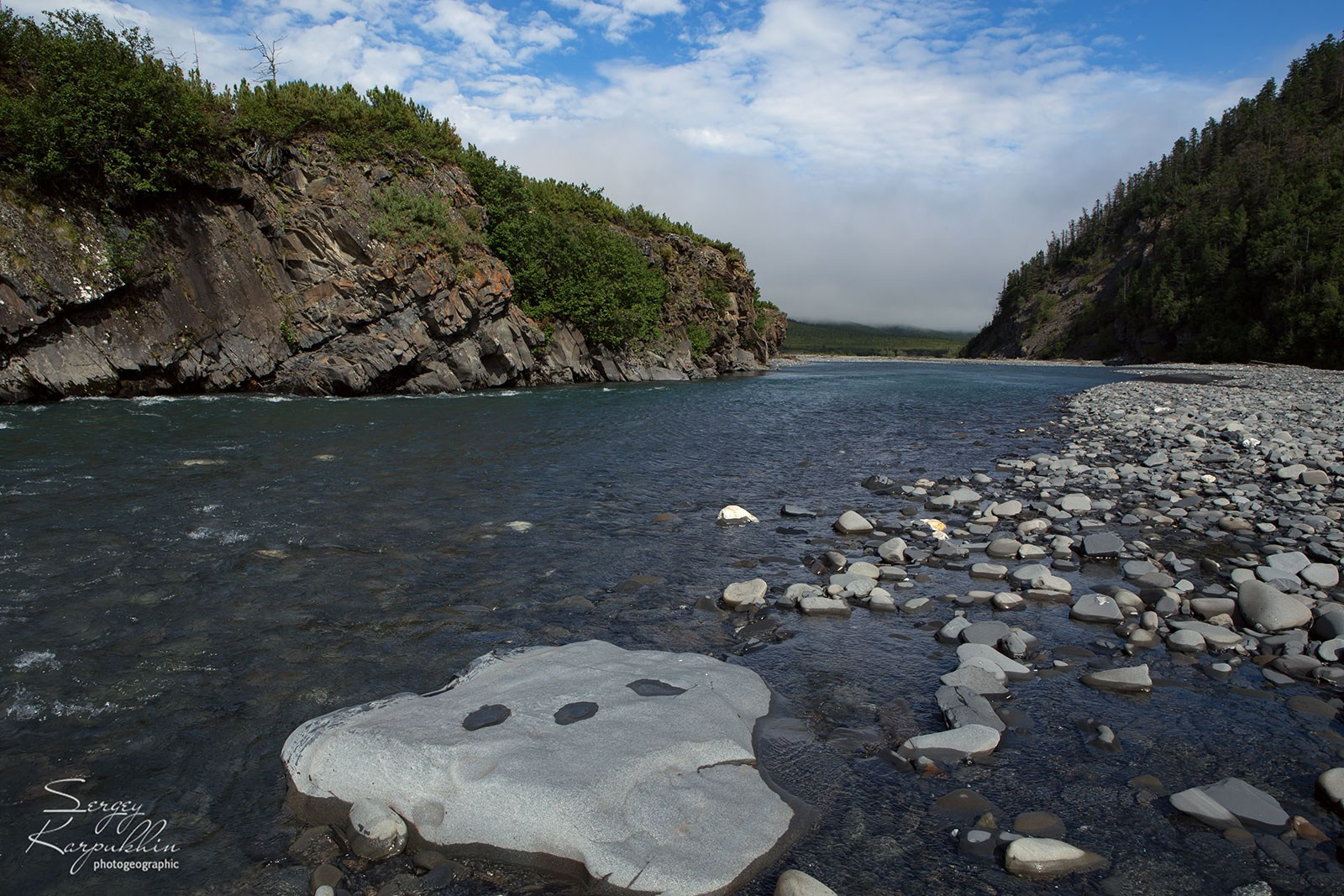 Момский хребет