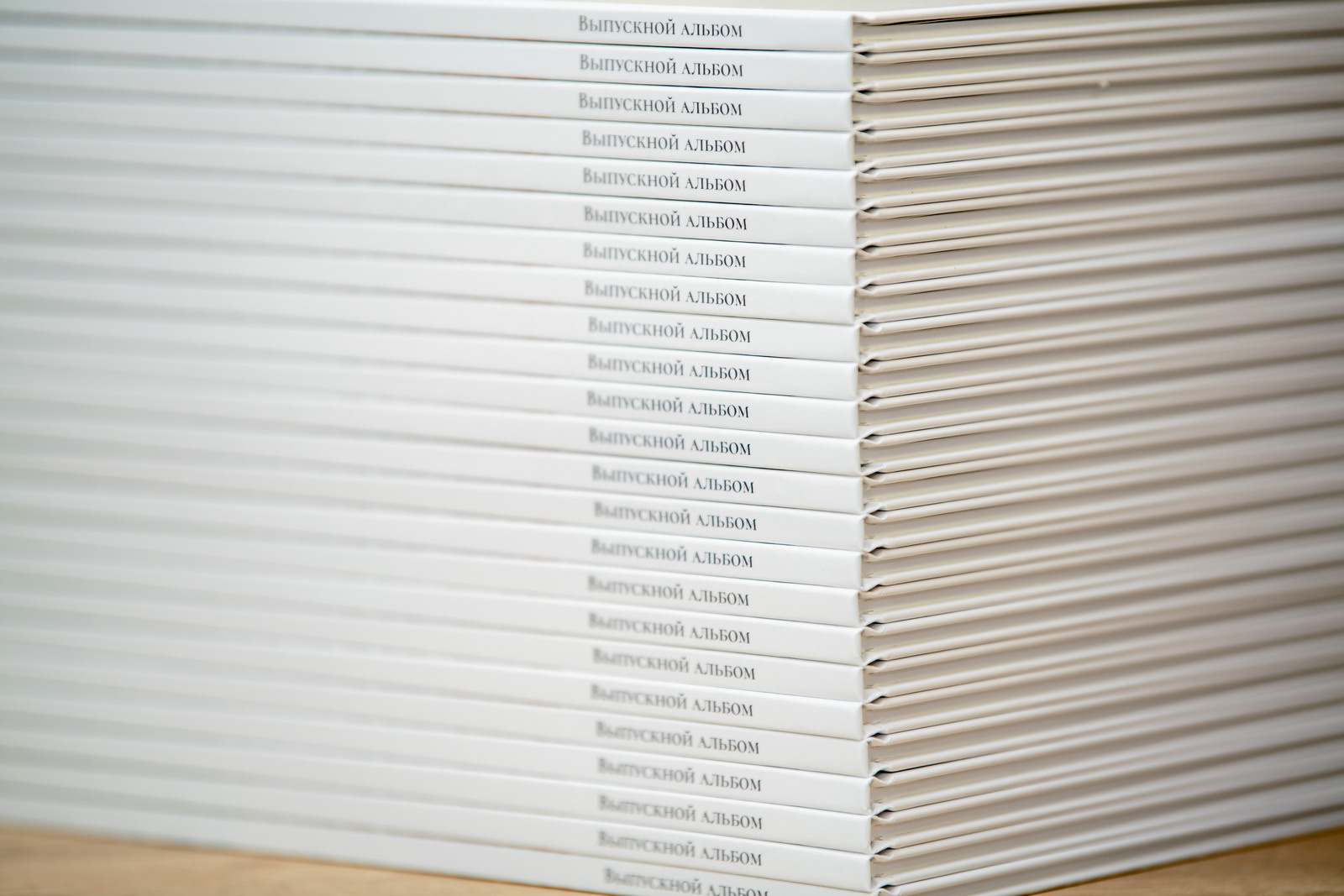 Фотоальбом постраничный. Профессиональная репортажная фотосъёмка, создание выпускных альбомов