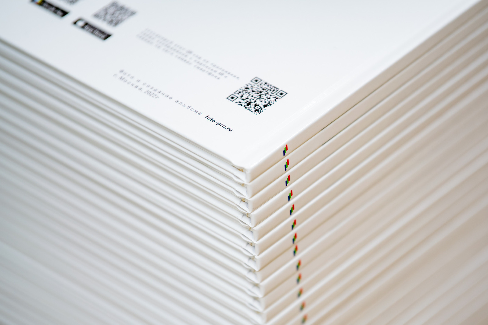 Фотоальбом постраничный. Профессиональная репортажная фотосъёмка, создание выпускных альбомов