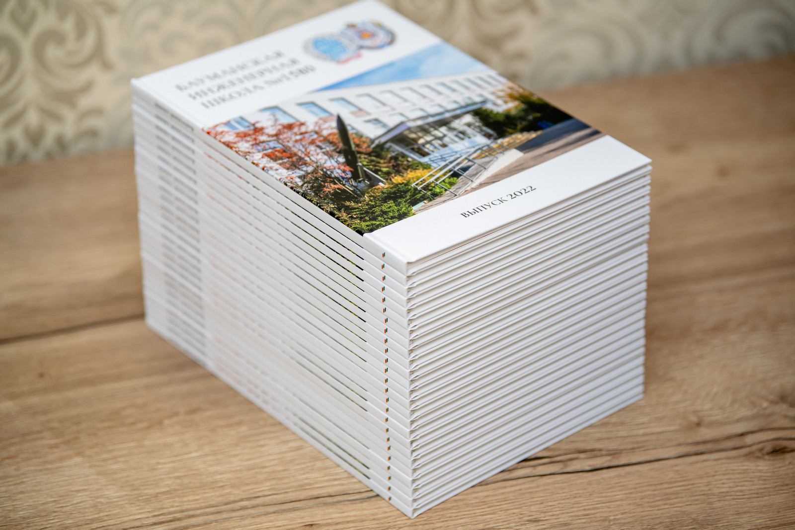 Фотоальбом постраничный. Профессиональная репортажная фотосъёмка, создание выпускных альбомов