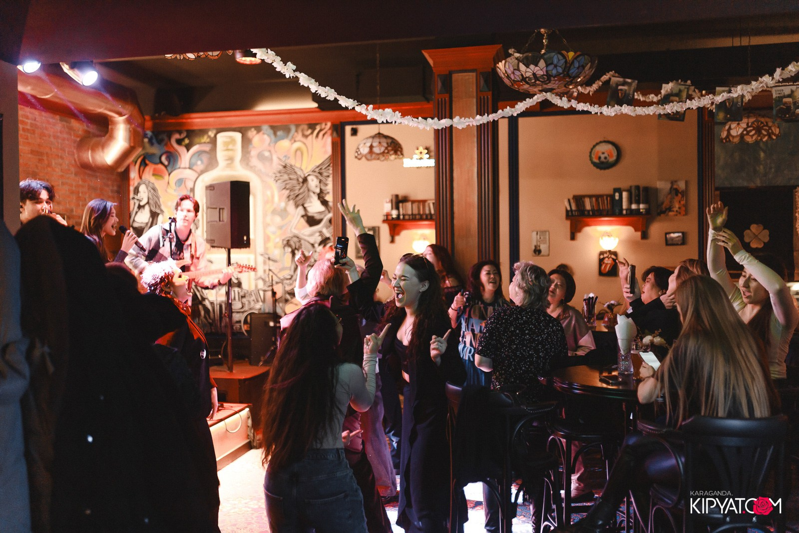 Harat's Irish Pub. Кипятком Караганда