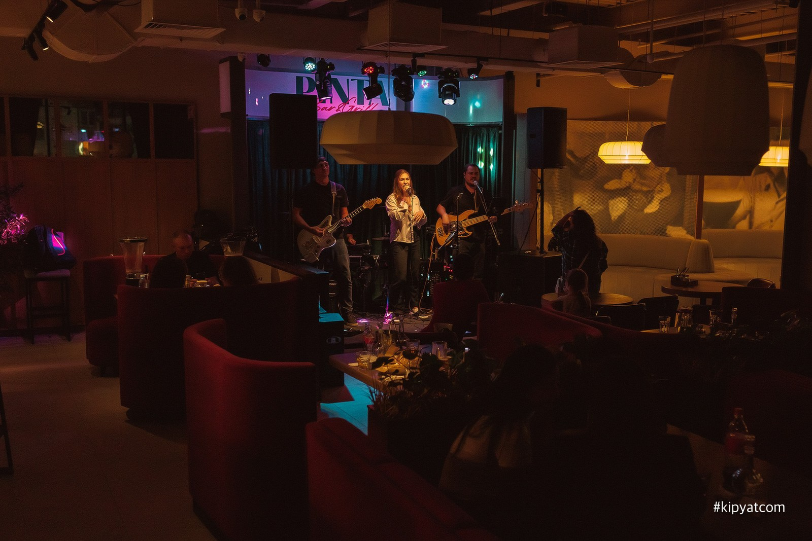 Пинта Bar & Grill в ТД «ЦУМ». Кипятком Караганда
