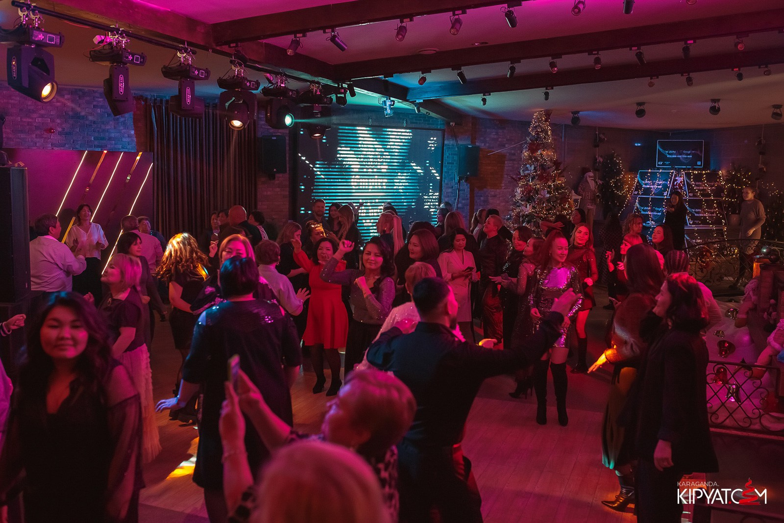 Empire Pub. Кипятком Караганда