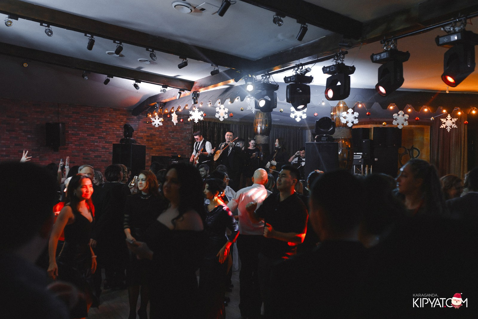 Empire Pub. Кипятком Караганда