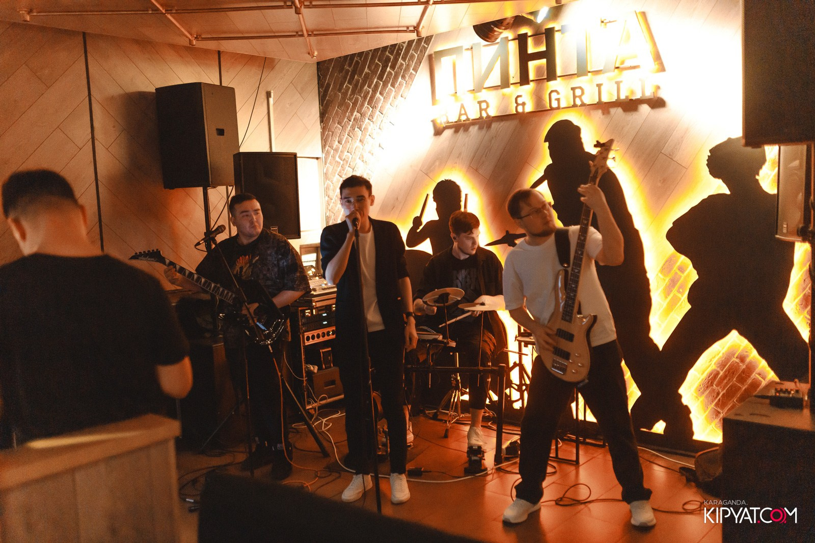 Пинта Bar & Grill в ТД «ЦУМ». Кипятком Караганда