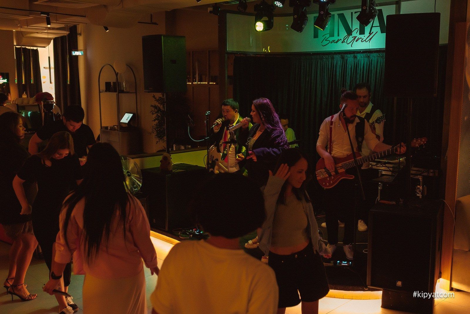 Пинта Bar & Grill в ТД «ЦУМ». Кипятком Караганда