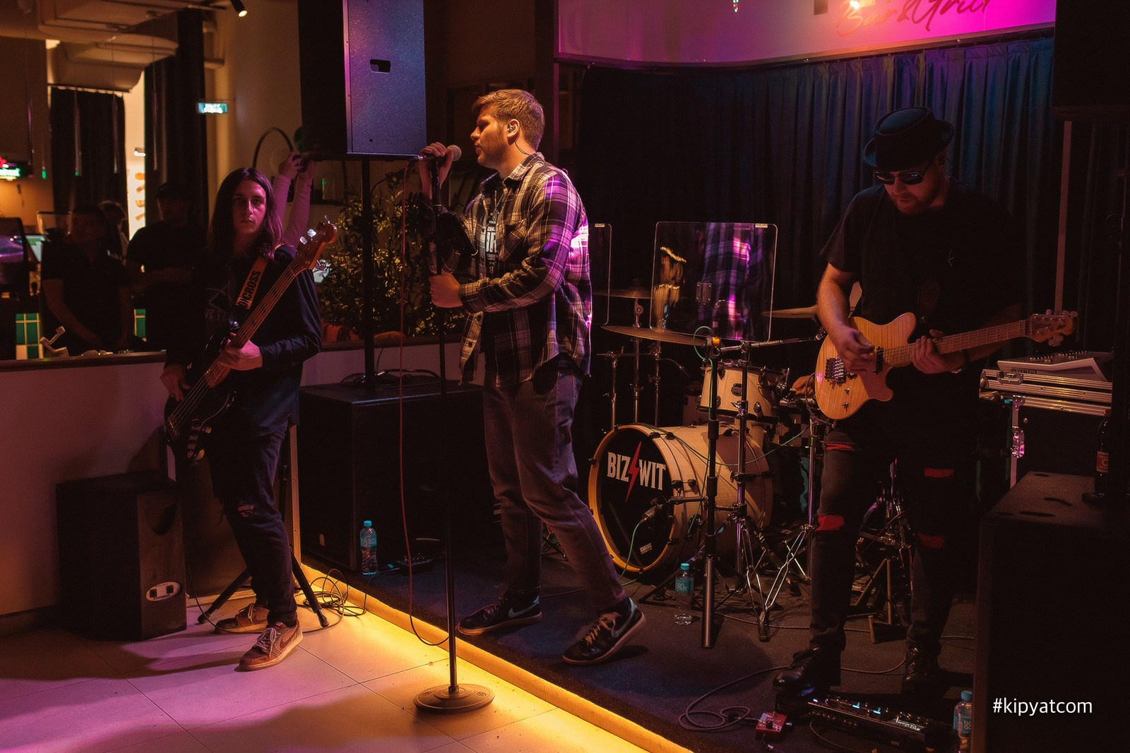 Пинта Bar & Grill в ТД «ЦУМ». Кипятком Караганда