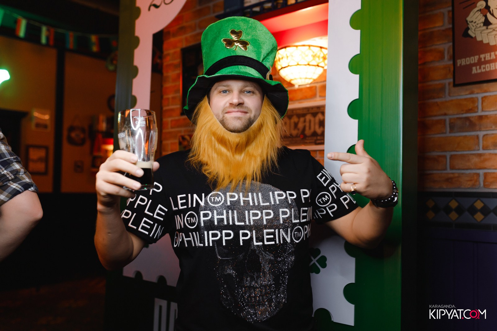 Harat's Irish Pub. Кипятком Караганда