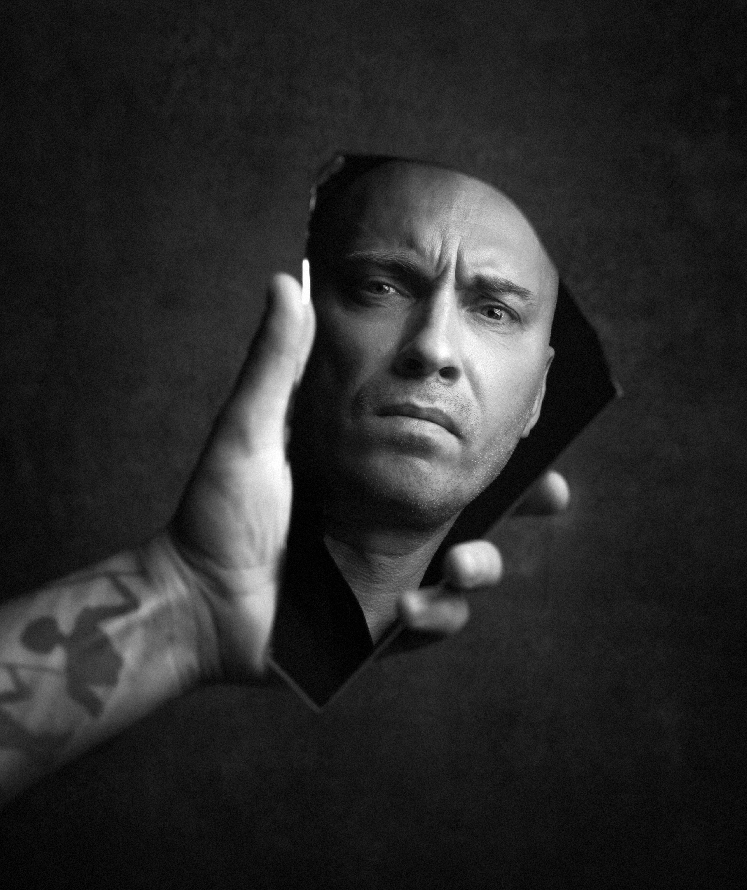 Режиссер, сценарист, фотограф