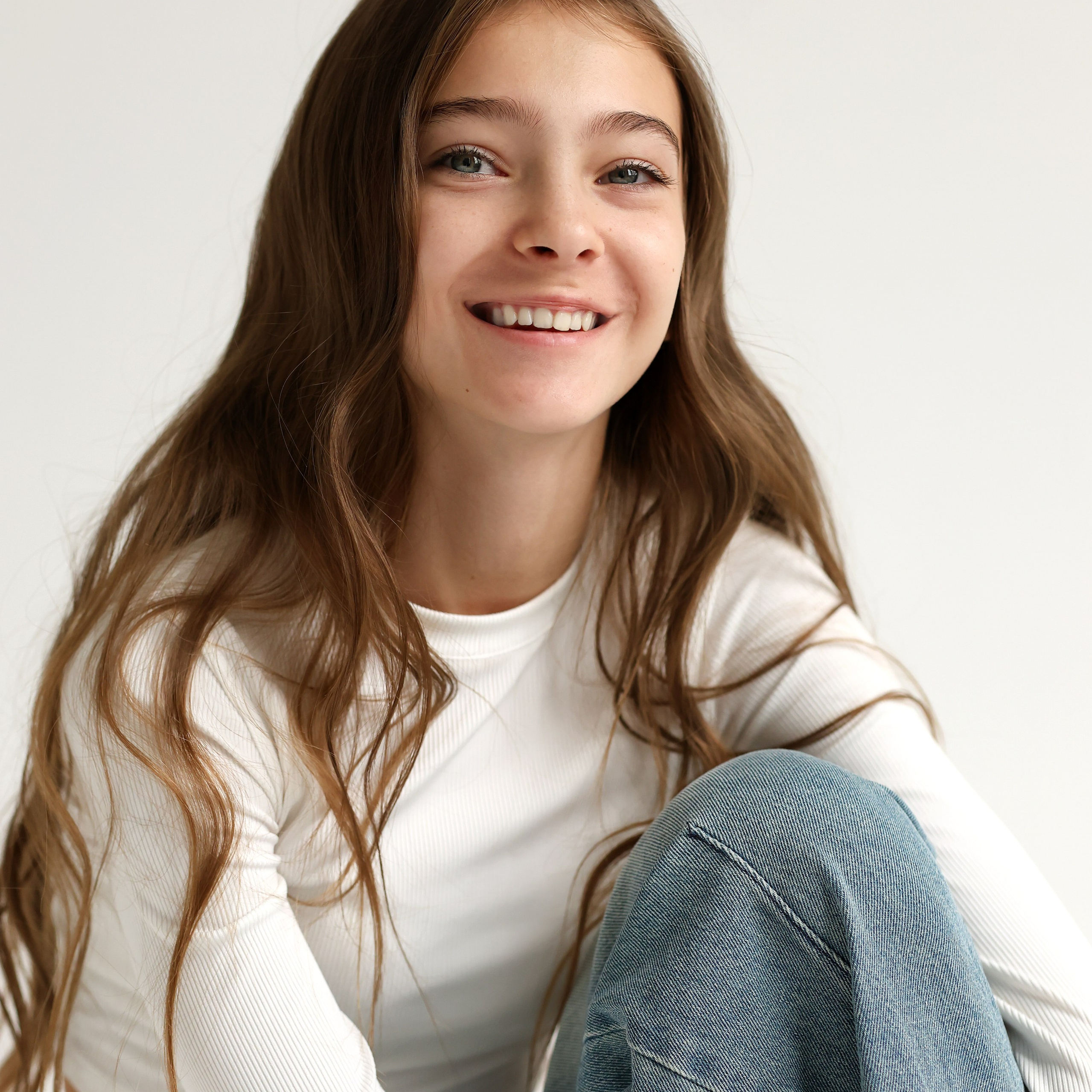 Съемка портретов, модельного портфолио и тестов, съемки для брендов, фотопрогулки. Фотограф Мила Хлусова, Москва. Живые портреты, модельное портфолио и фотопрогулки