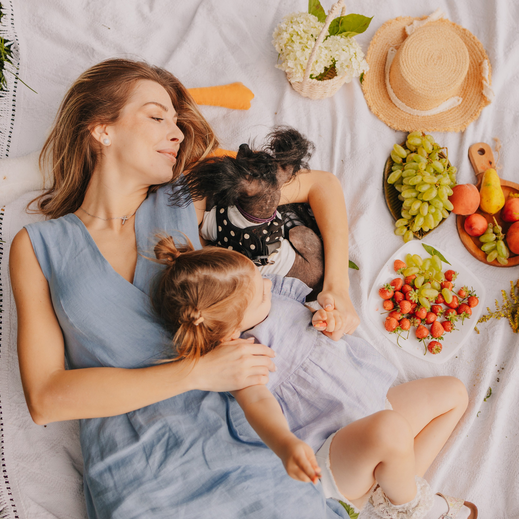 Лучшая семейная фотосессия в Балашихе: мама с дочкой в парке