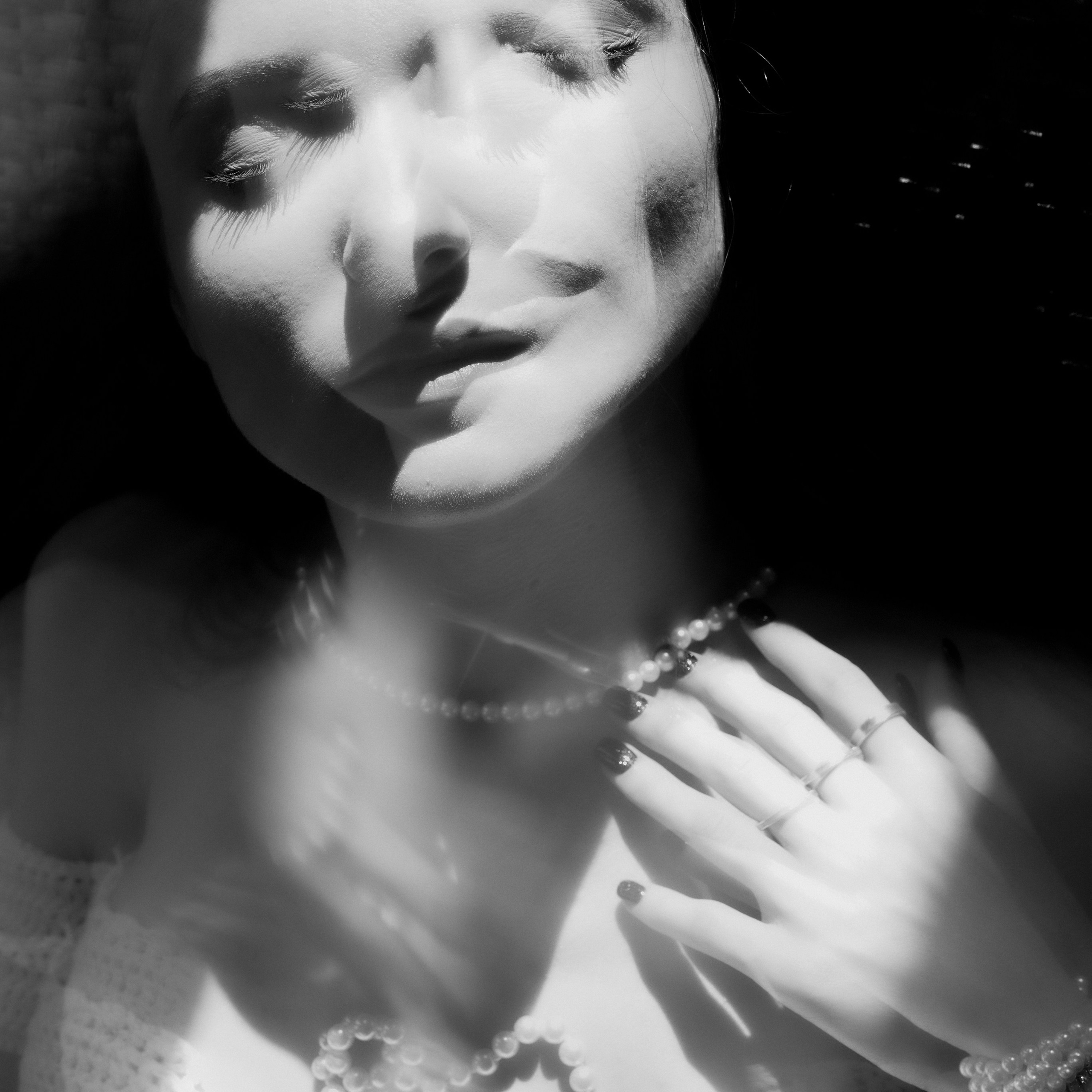 художественная фотосессия молодой женщины в фотостудии, портретный фотограф Ирина Подборская, Санкт-Петербург