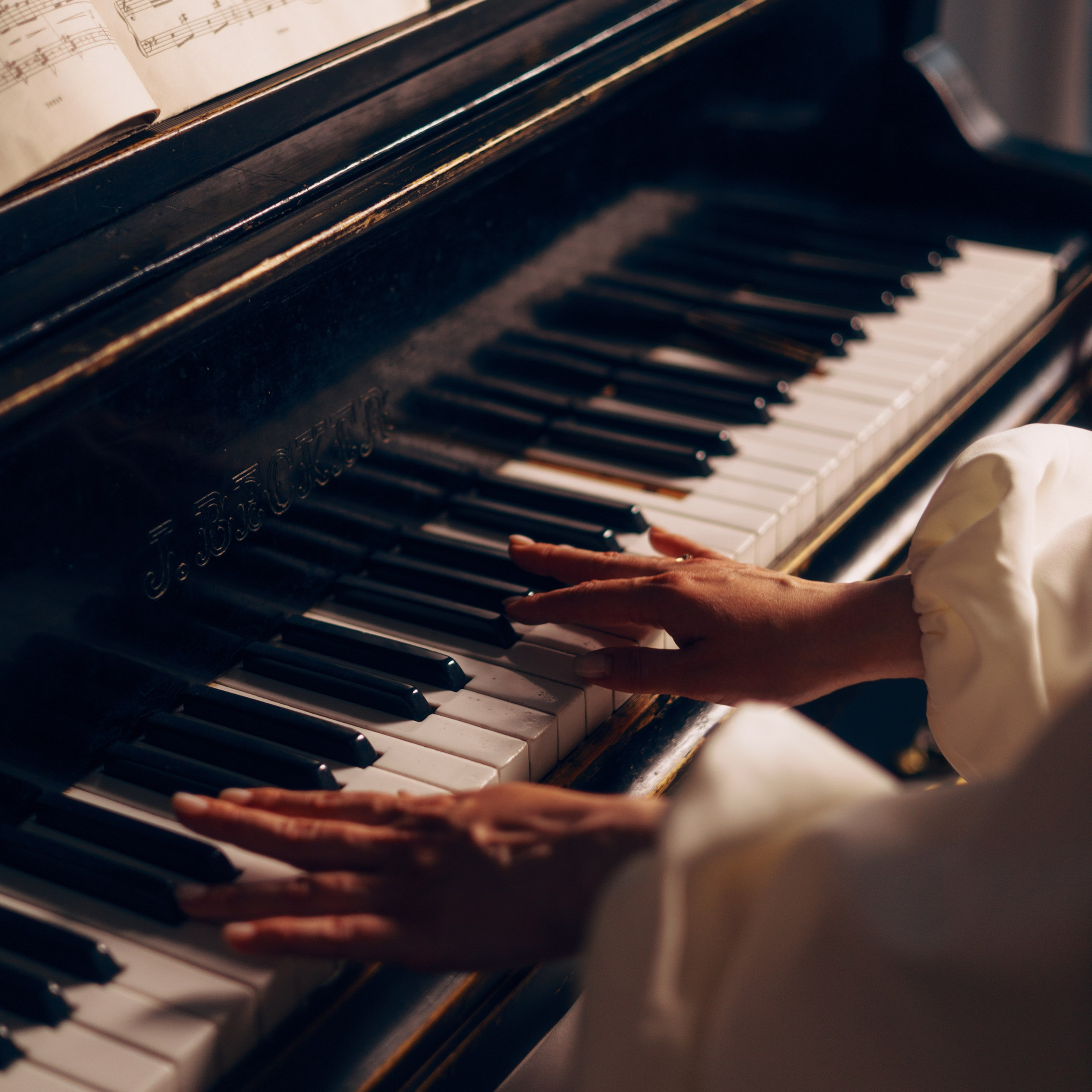 Контакты. Фотограф Екатеринбург Анастасия Лиханова