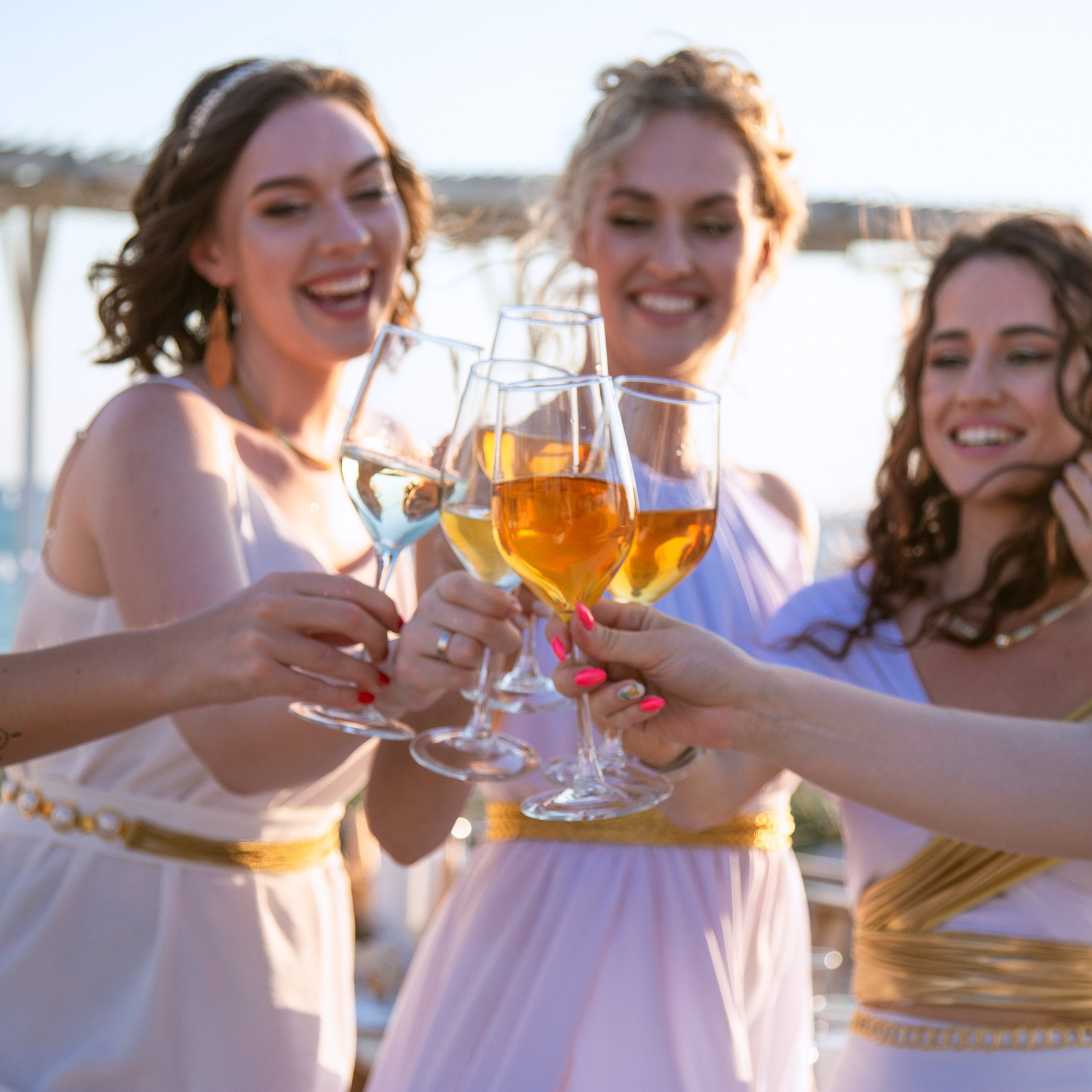 Репортажная съемка дня рождения на пляже возле моря в Крыму