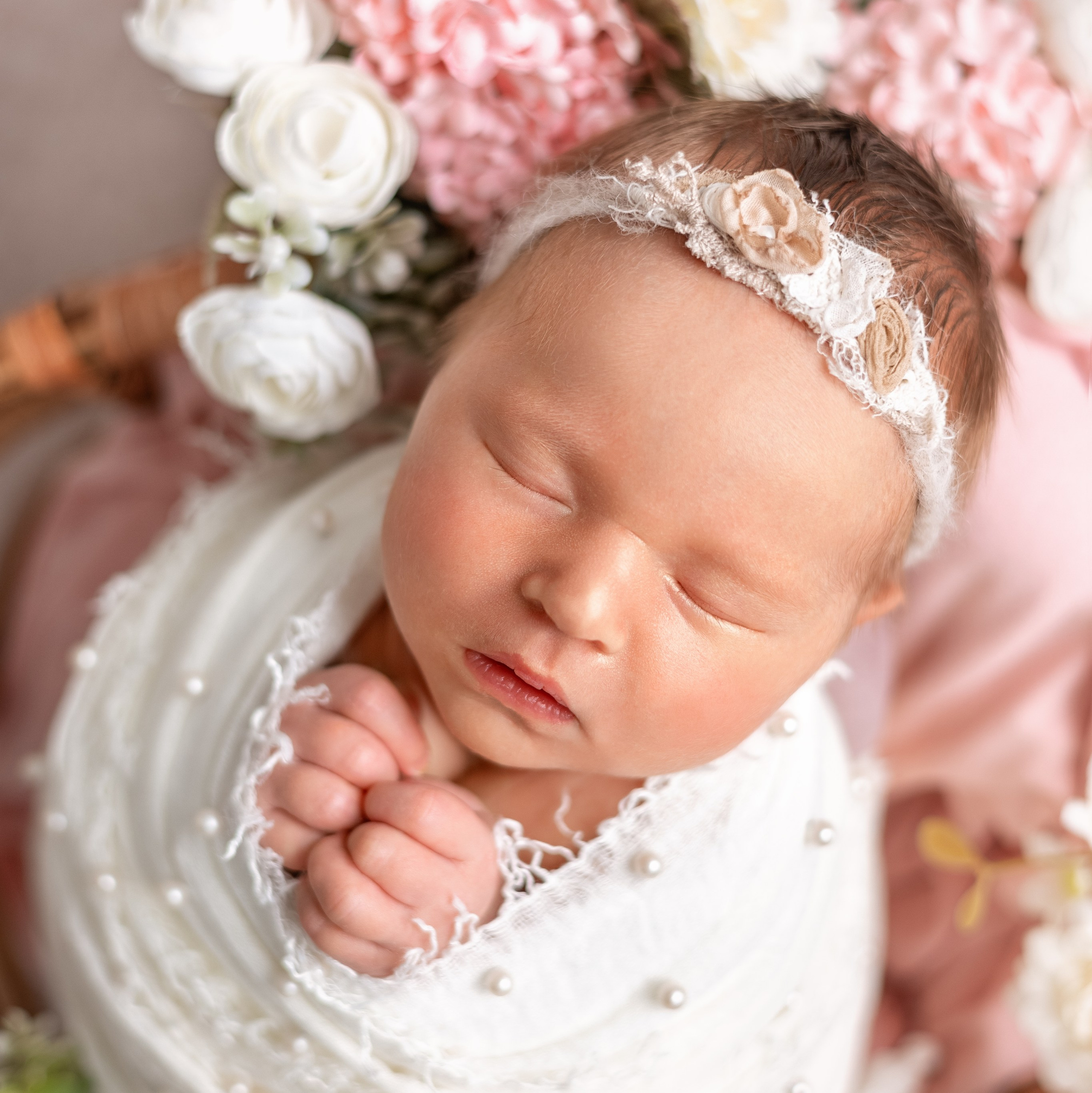 Фотограф новорожденных в Волковыске Валя Легкова