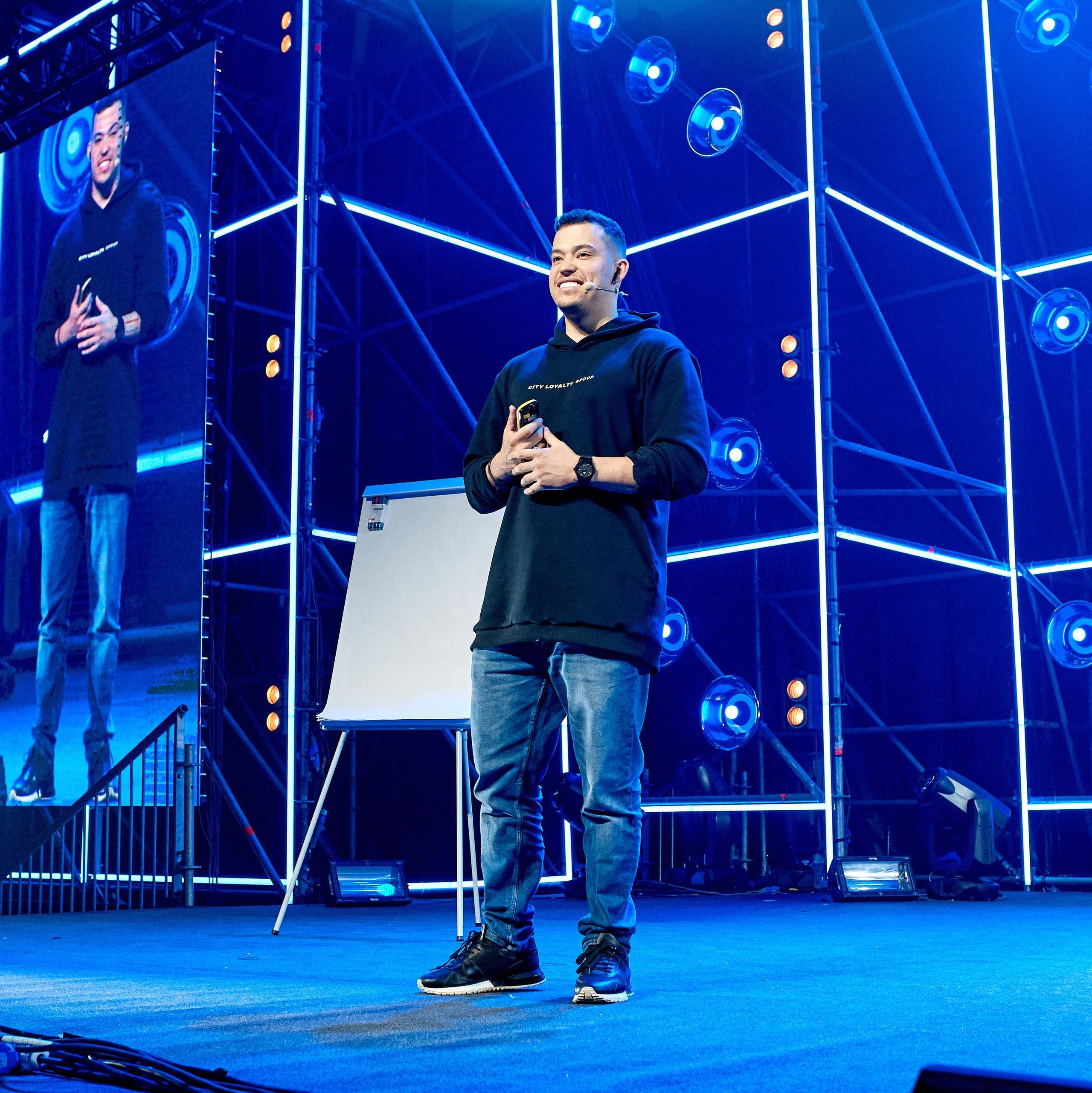 Фотограф на мероприятие в Москве, заказать услуги фотосъёмки — Цены и стоимость услуг профессионального фотографа мероприятий