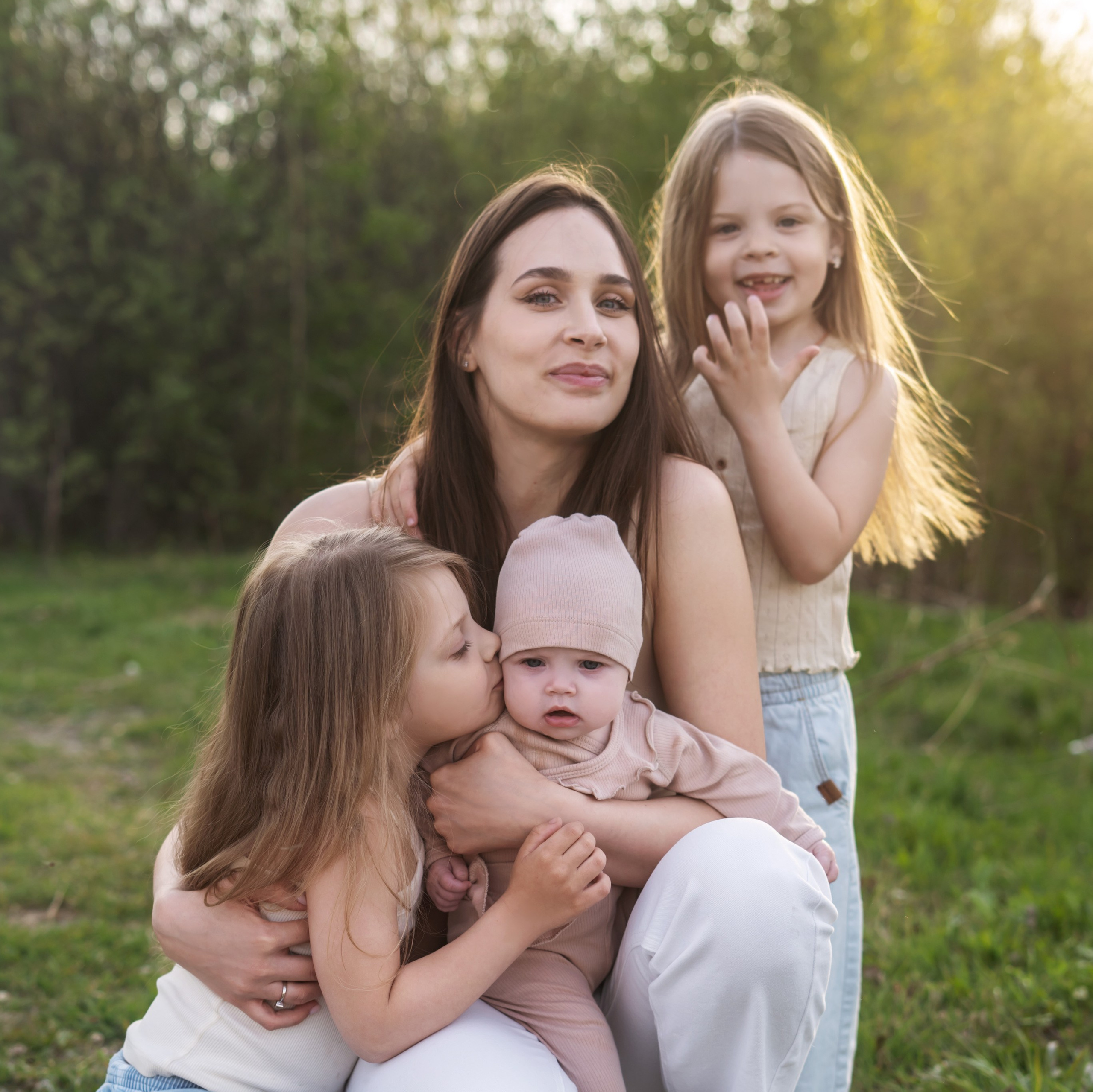 счастливая семья мама папа и сын