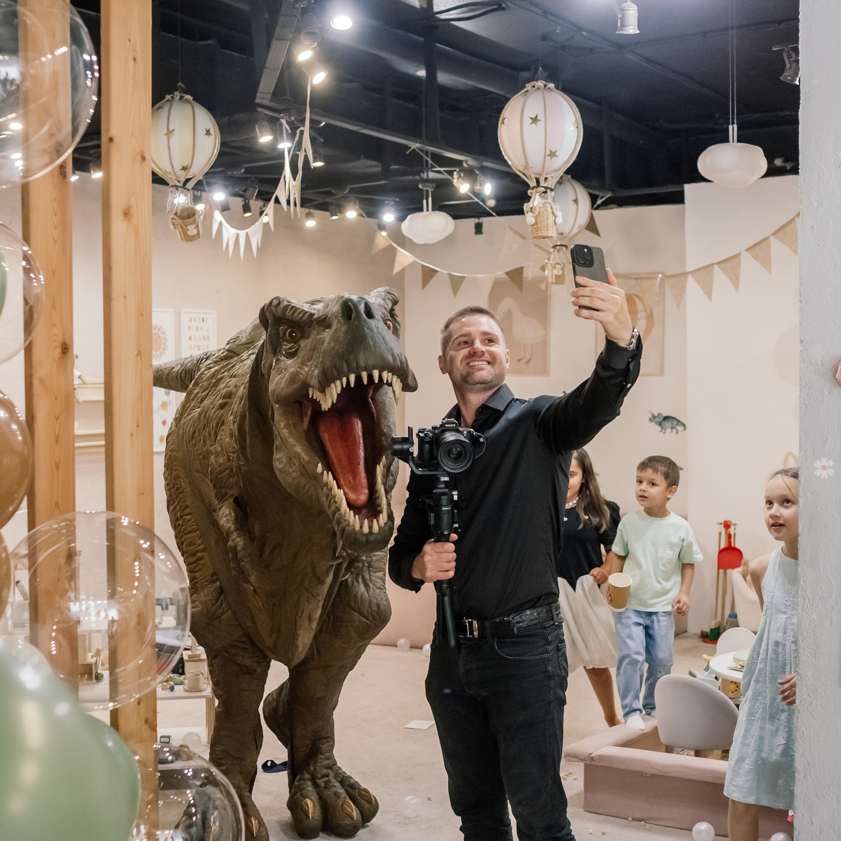 Контакты. Antonapuhtinproduction.ru