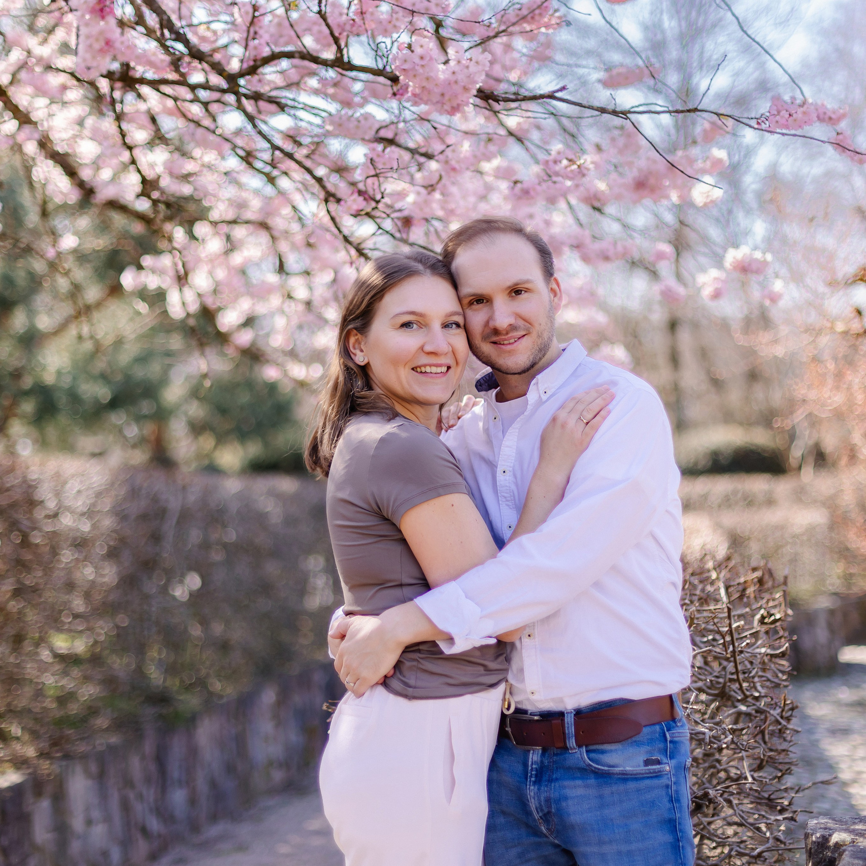 Orte für Fotoshootings in München. Kirschblüte in München. Frühling in München. Familienfotograf München. Fotografin in München Dasha Antipina