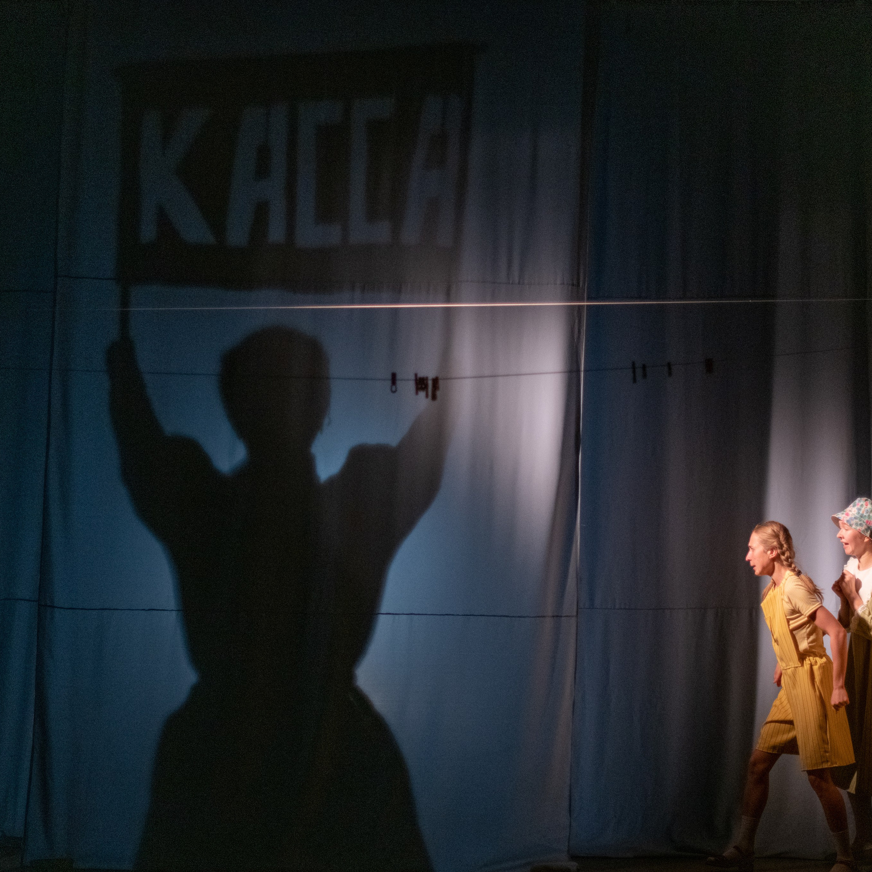 Манюня идет в кино. Театр «НИТИ» Санкт-Петербург