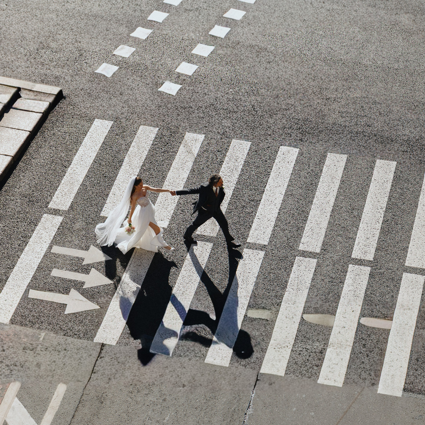 Детали свадебной фотосессии Серия Из Нового: обручальные кольца, ручка, записка с признанием и туфли невесты.