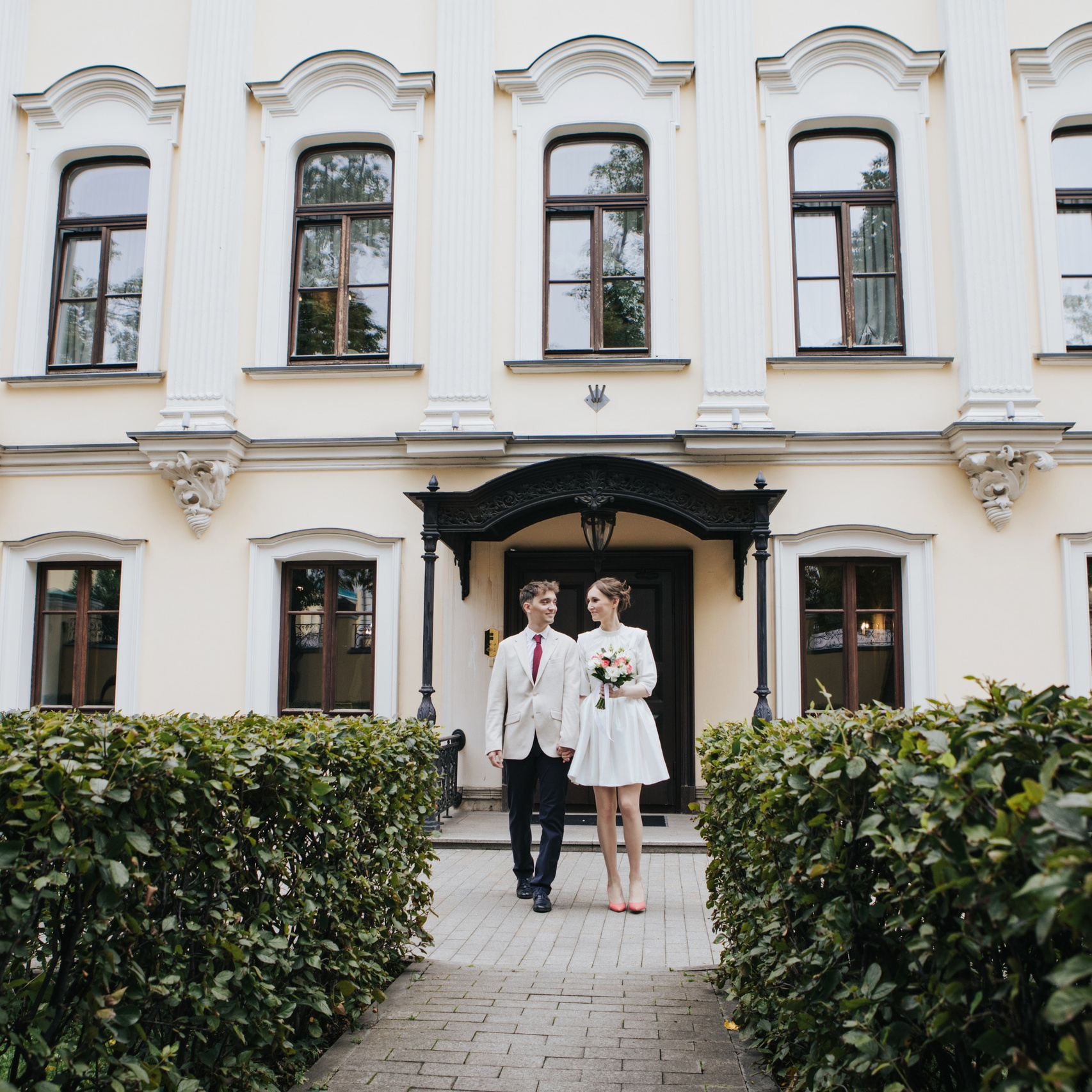 Услуги. Allirubrum