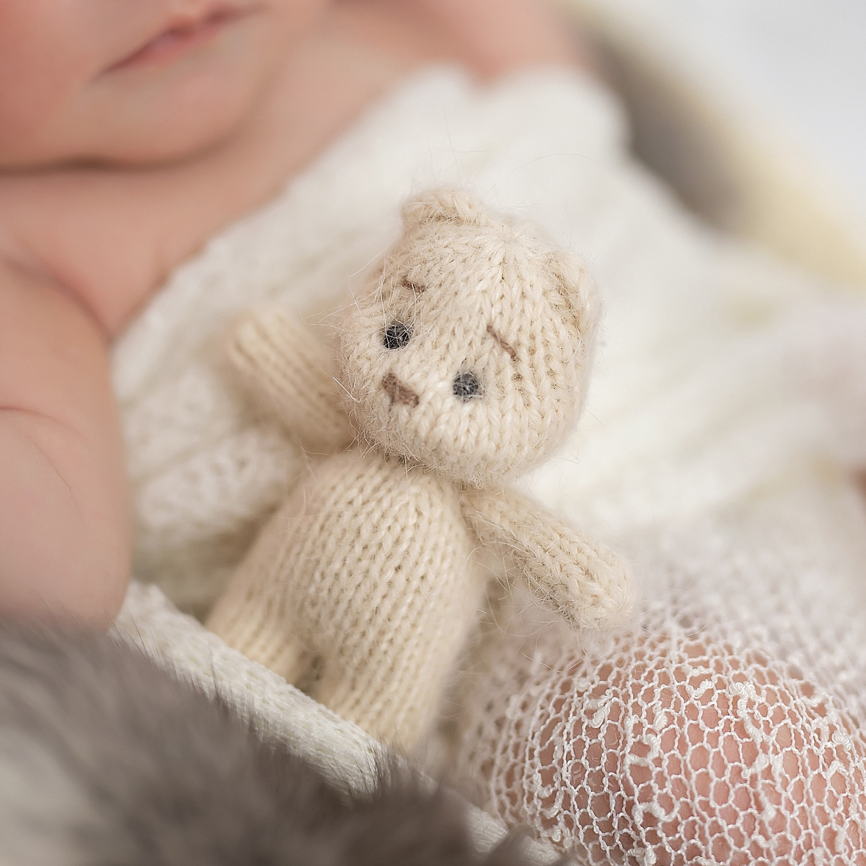 Маленький мишка на съемке newborn в Перми