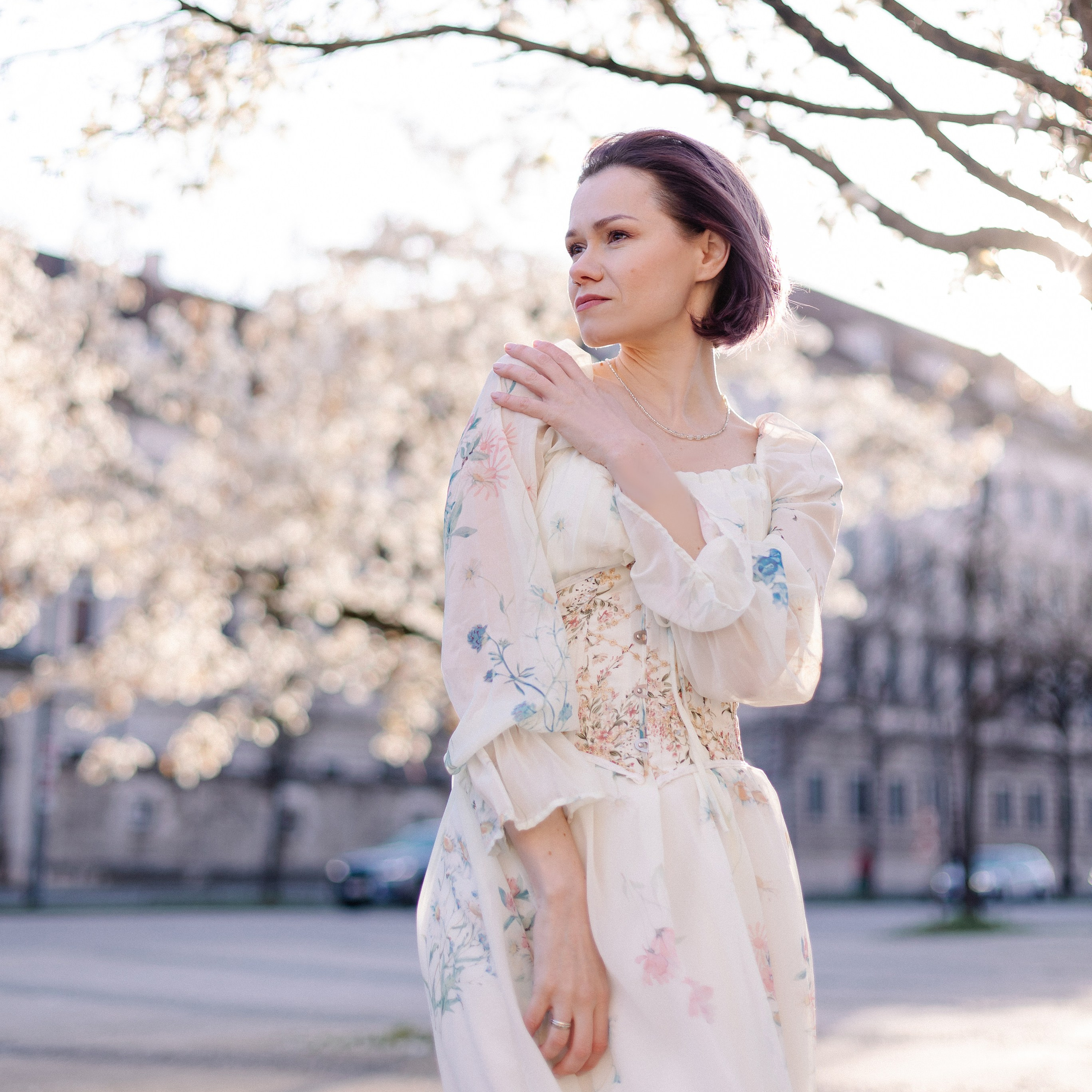 Orte für Fotoshootings in München. Kirschblüte in München. Frühling in München. Familienfotograf München. Fotografin in München Dasha Antipina