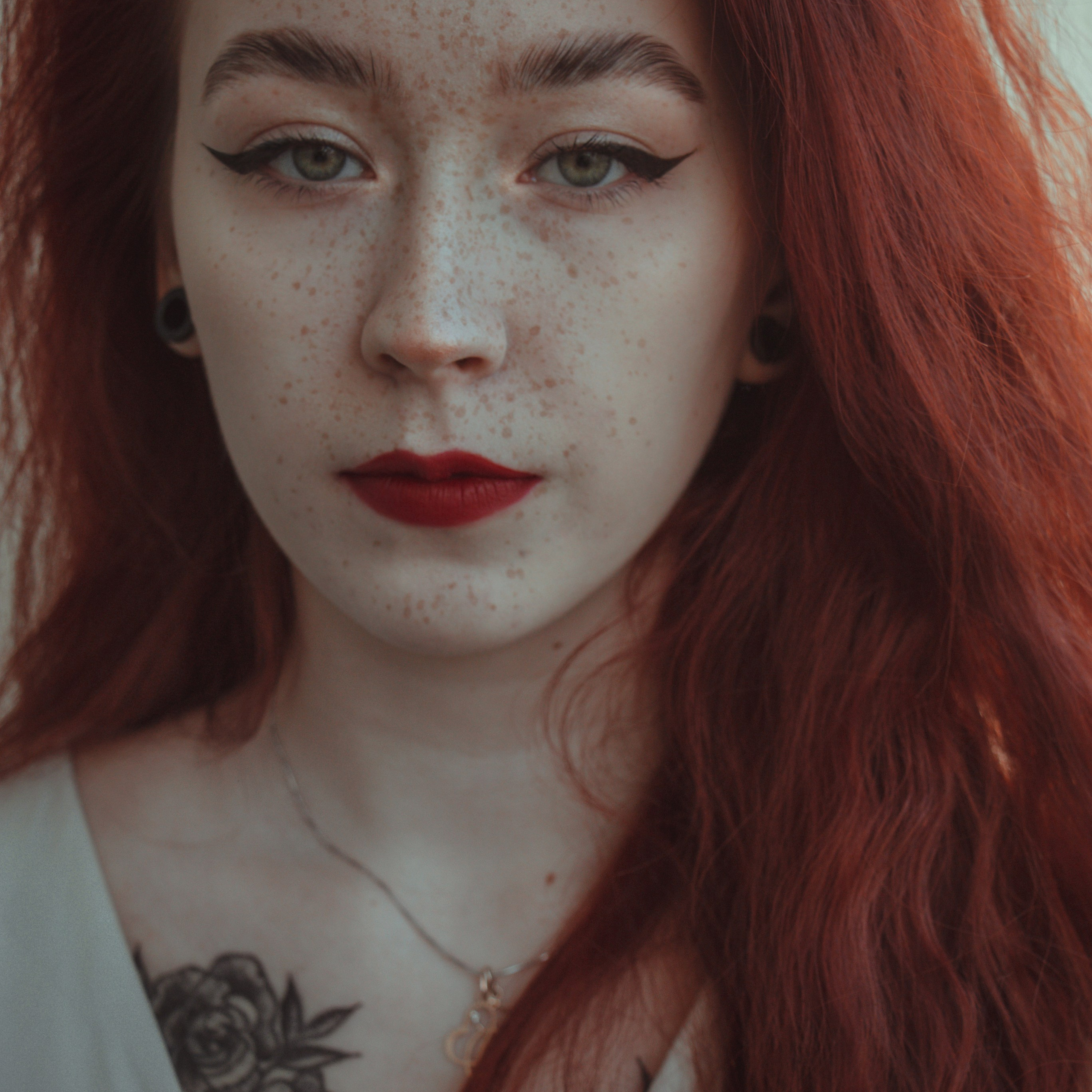 Контакты. Фотограф Ксения Белая