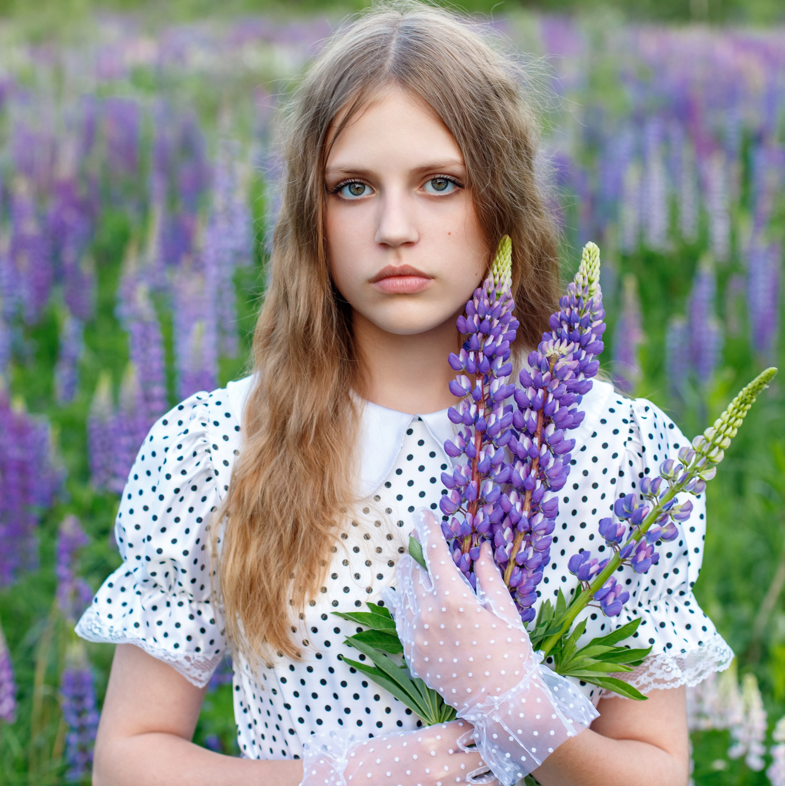 Фотосессия в стиле панк-рок для выпускного альбома 11 класса. Работа фотостудии Вышка в Москве.