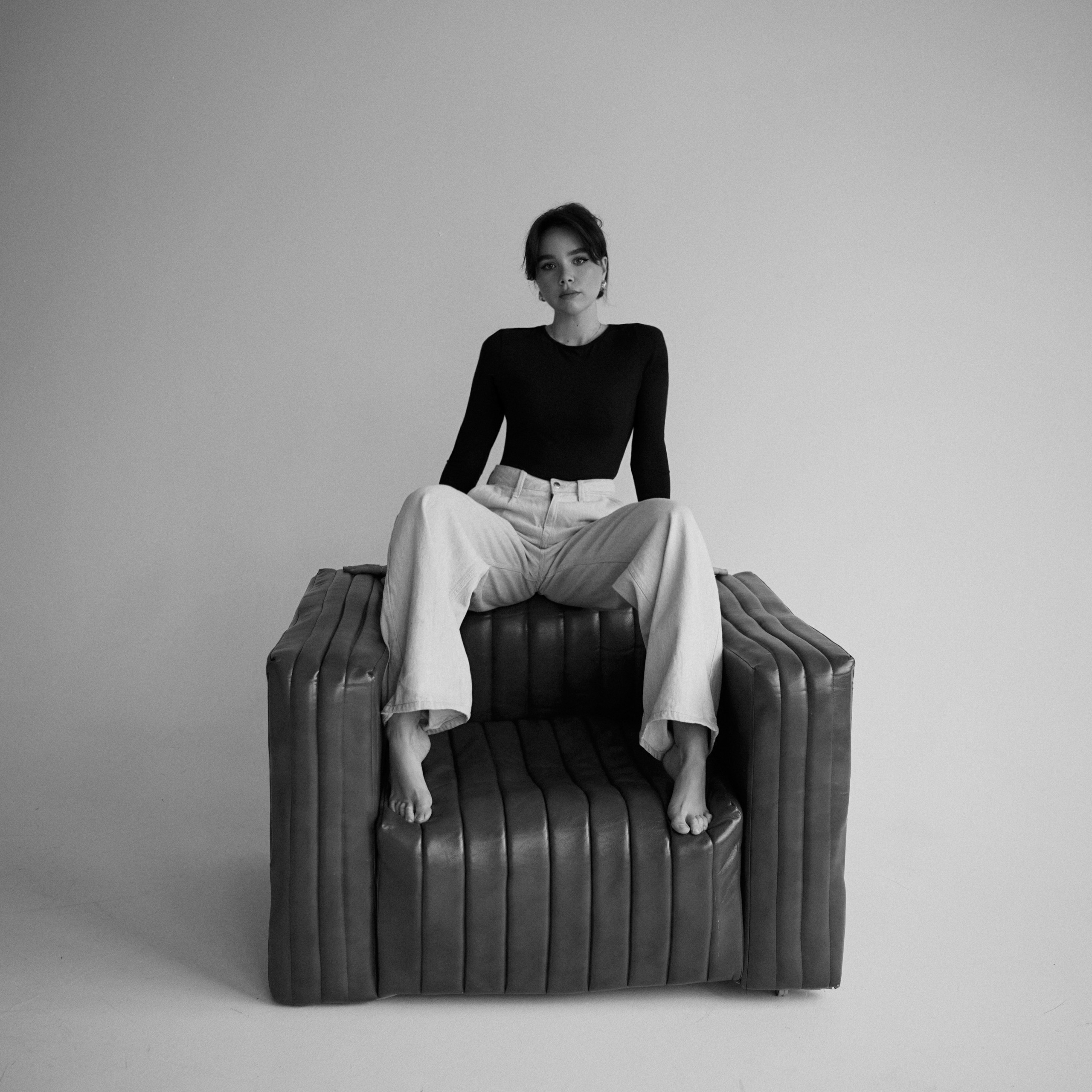 Contacts. Portrait and Travel Photographer in Moscow | Yana Naidich