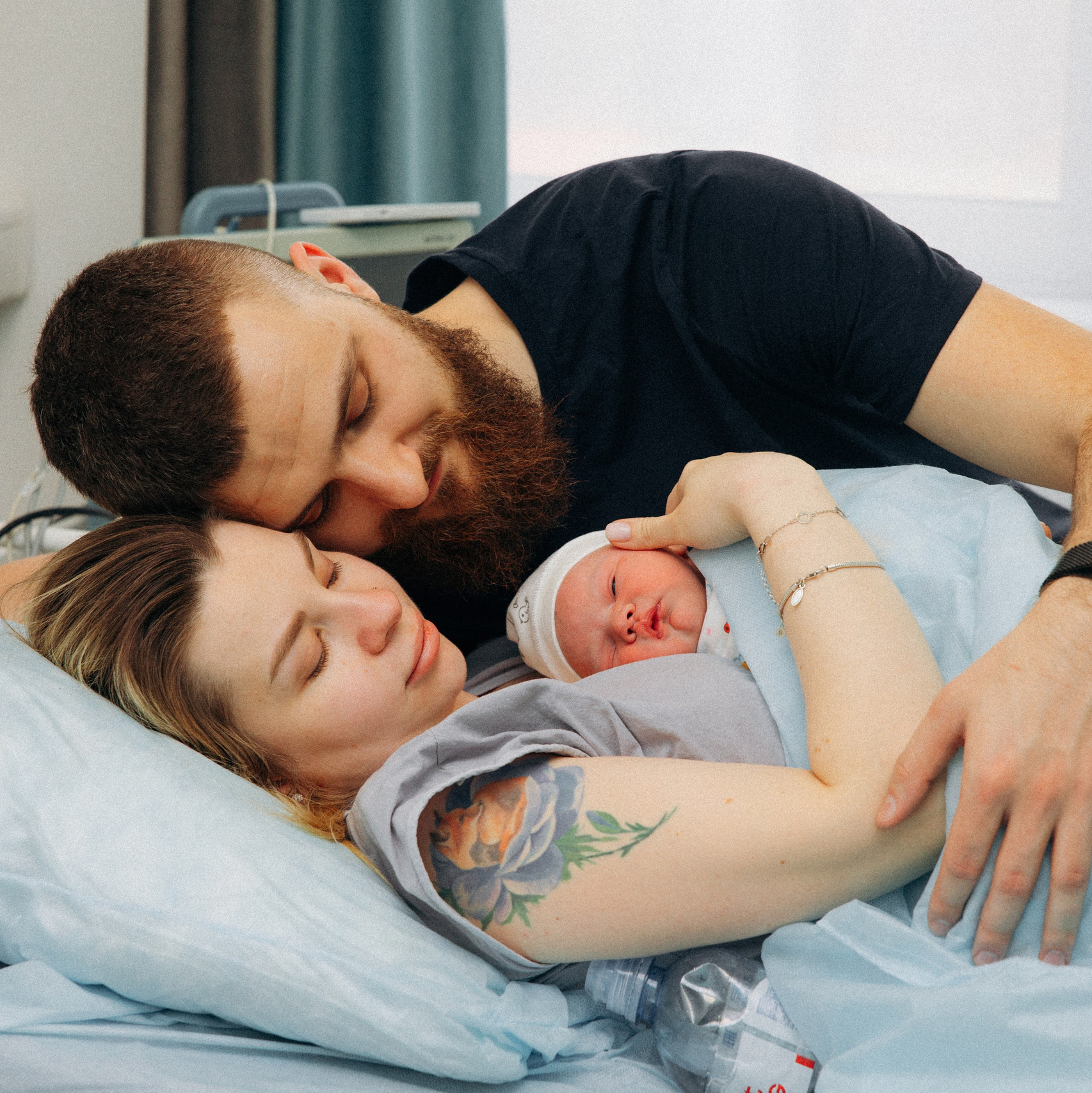 Услуги. Фотослужба «Малютка» в Наро-Фоминском перинатальном центре — сохраняем главные мгновения семьи и создаём премиальные фотокниги