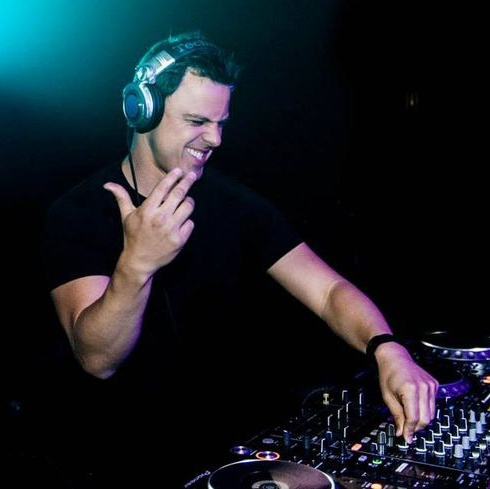 Диджей. Izmailov loft