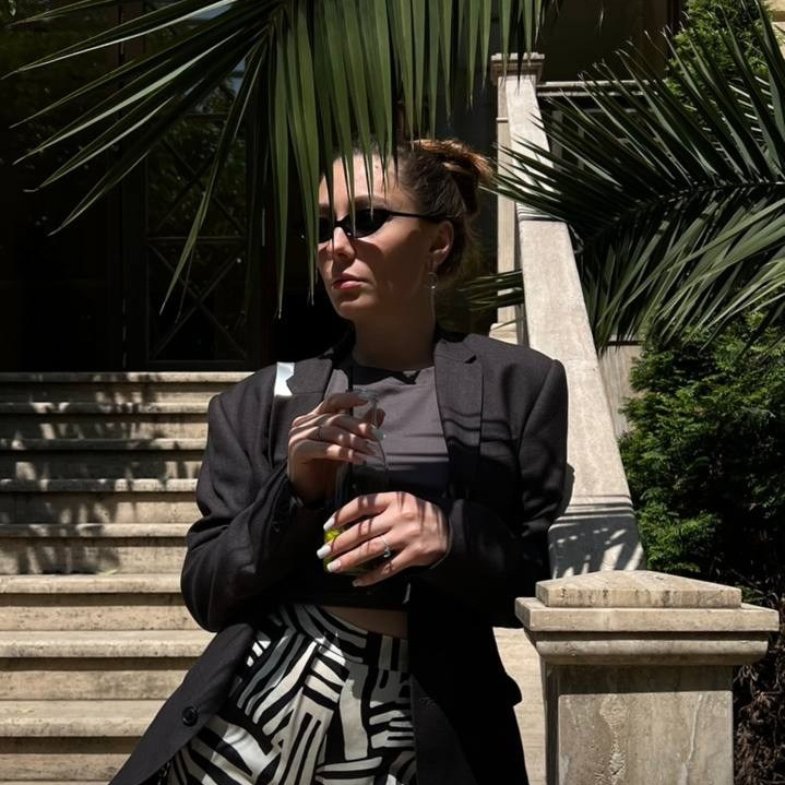 Контакты. Фотограф, видеограф в Сочи портрет, стрит, семейный сьемки, reels