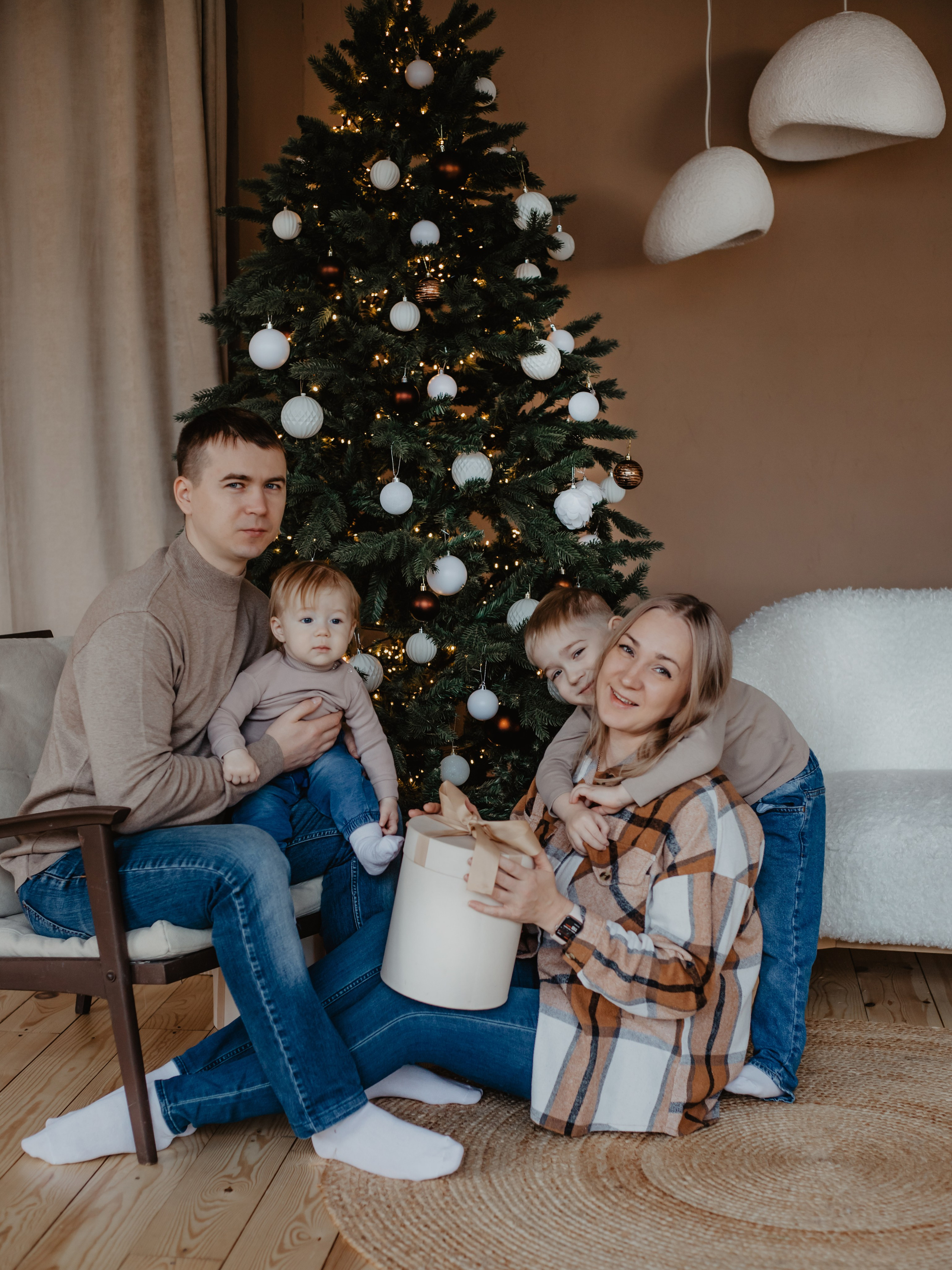 НОВЫЙ ГОД 2025 (представлен не полный список дат и локаций). Семейный и детский фотограф в г. Екатеринбурге Холодова Юлия