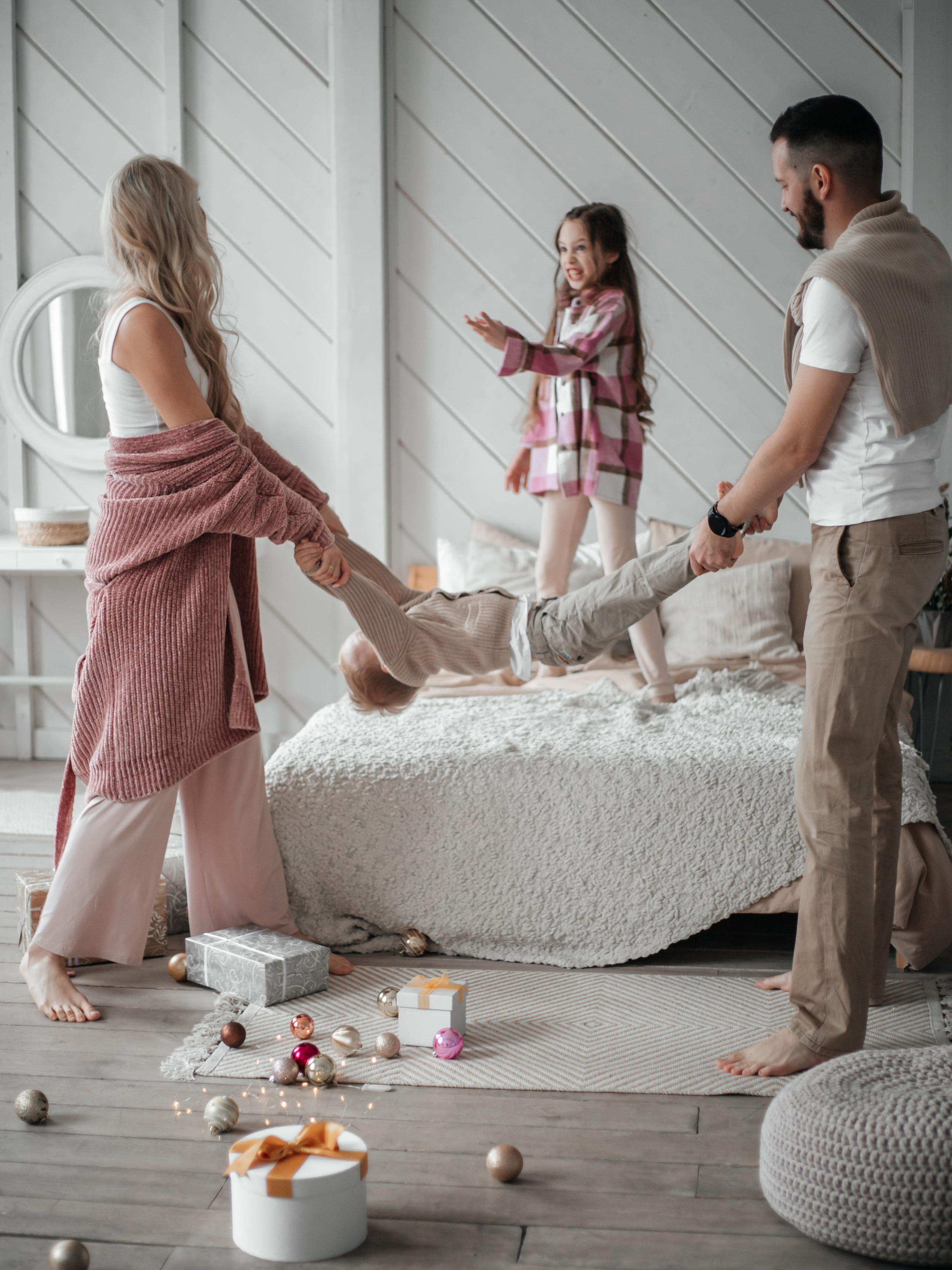 НОВЫЙ ГОД 2025 (представлен не полный список дат и локаций). Семейный и детский фотограф в г. Екатеринбурге Холодова Юлия