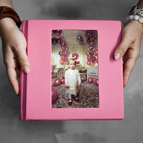 Фотокнига для девочки на заказ, обложка из кожи с паспарту, подарок на первый день рождения.