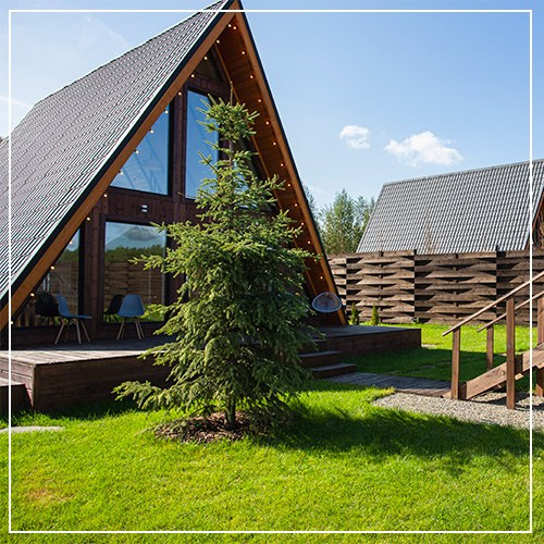 Треугольные дома в Дмитровском районе с баней, уличным чаном и мангалом. Коттедж А-фрейм с баней и уличным чаном в Подмосковье - в аренду для отдыха